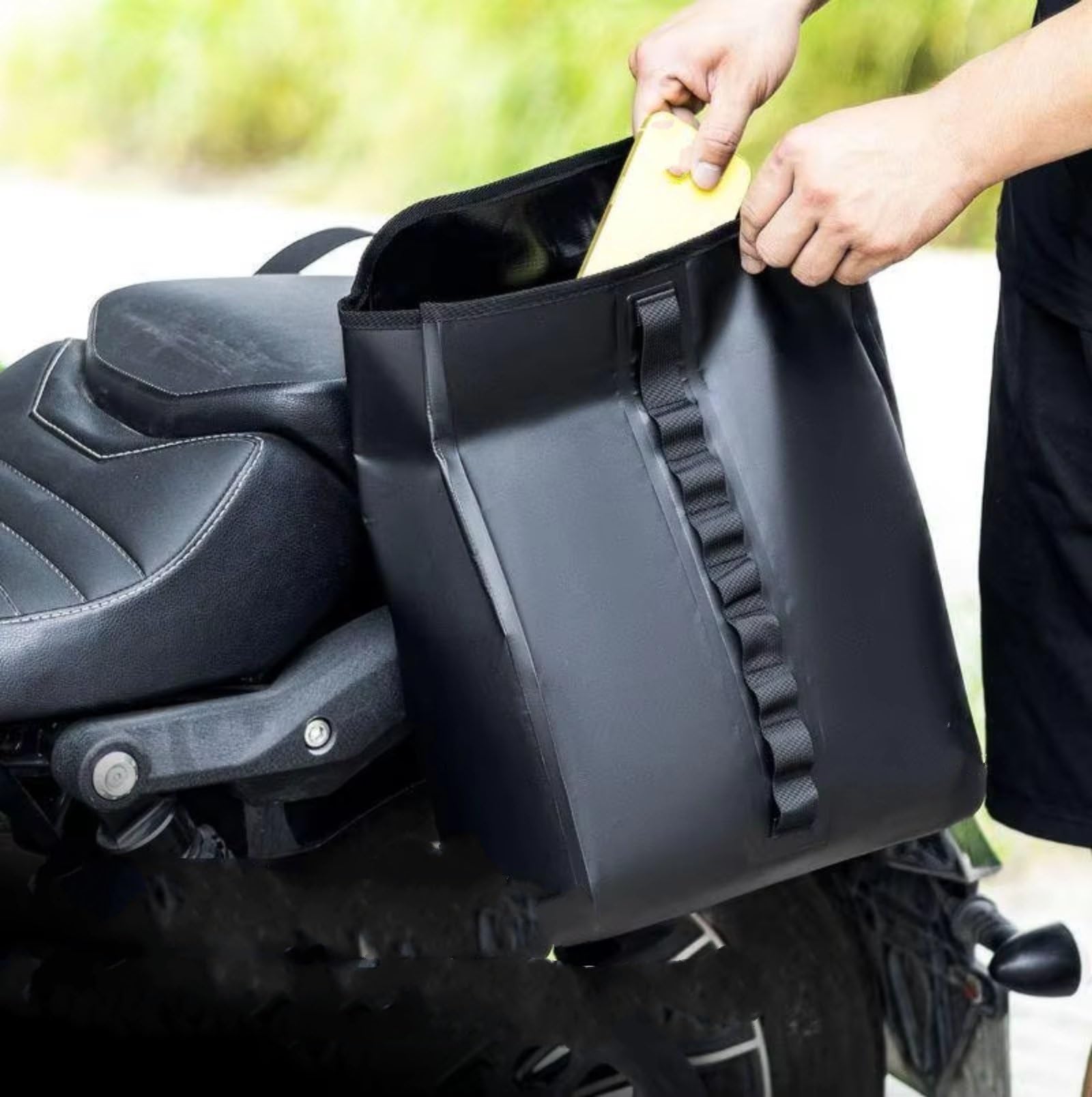 Borsa Laterale Per Moto In PU Universale Impermeabile Per Grande Capacità Per Viaggio Appesa Il Bagaglio A Mano In Bicicletta Con Manici Sacche Moto(Black)