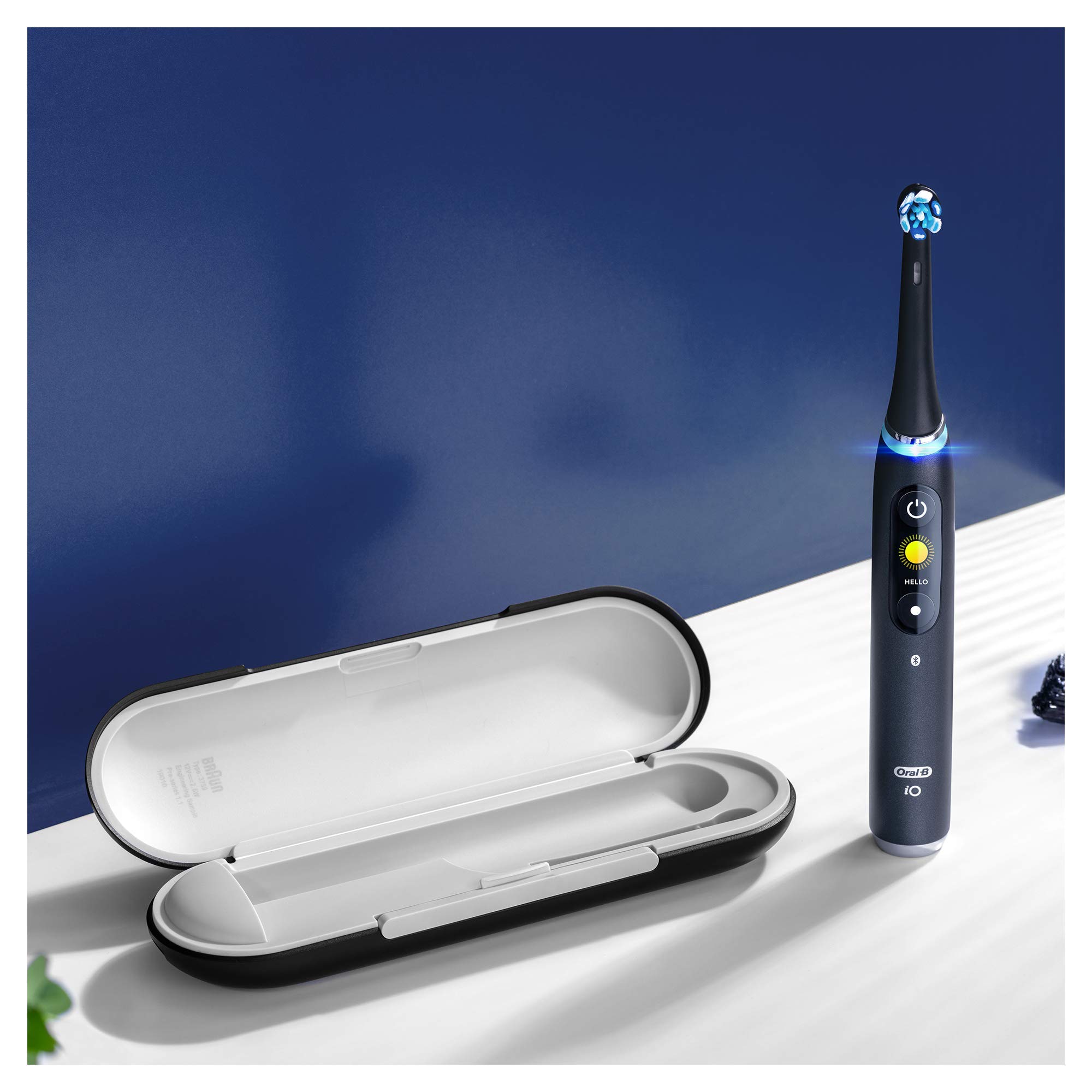 Oral-B iO - 9n - Spazzolino Elettrico Ricaricabile, 1 Spazzolino Nero Esclusivo Con Tecnologia Magnetica Rivoluzionaria, Display A Colori, 1 Testina, 1 Custodia Da Viaggio Con Caricatore