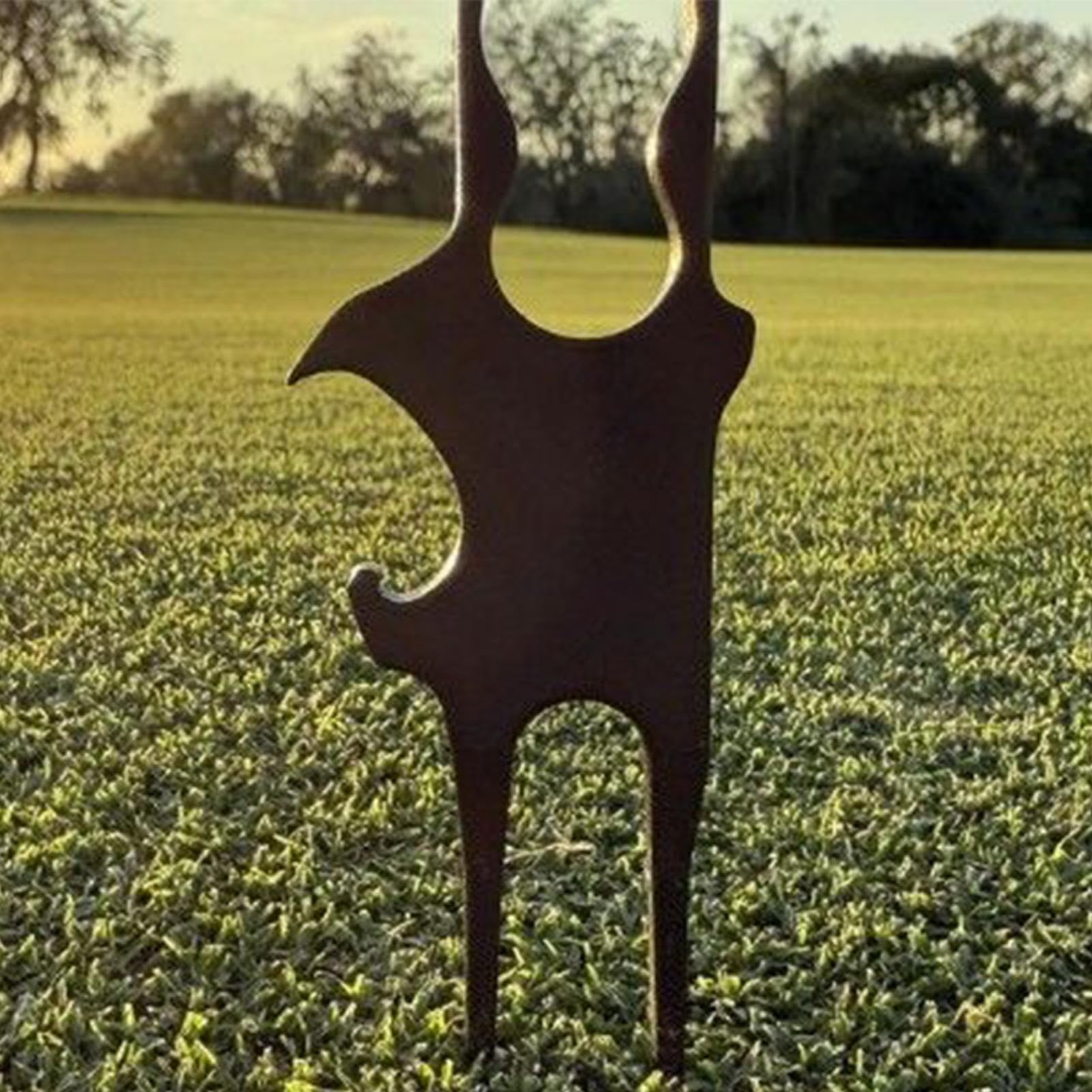 Outil de divot de golf, outil de golf Gimme, fusil de chasse à bière et outil de divot, 2 en 1 Golf E ssential, marqueur de balle magnétique inclus, 10,2 x 3,8 x 0,6 cm, pour jeux de plein