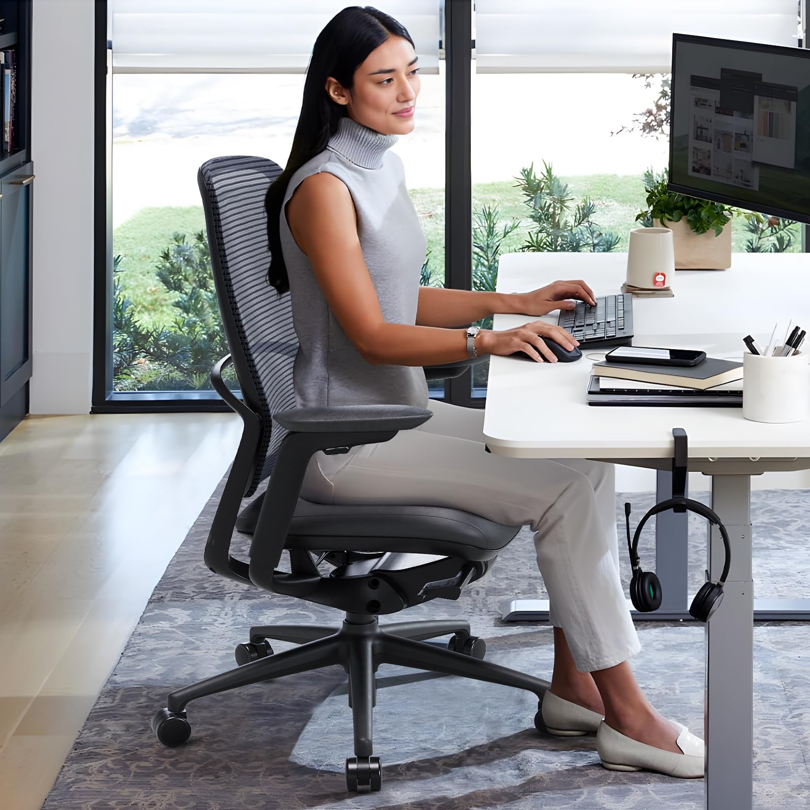 Ergonomic Office Chair Without Headrest, Genuine Leather Seat, Adjustable Seat Depth, 4D Armrests, Aluminum Alloy Base, Mesh Back, High-End Executive