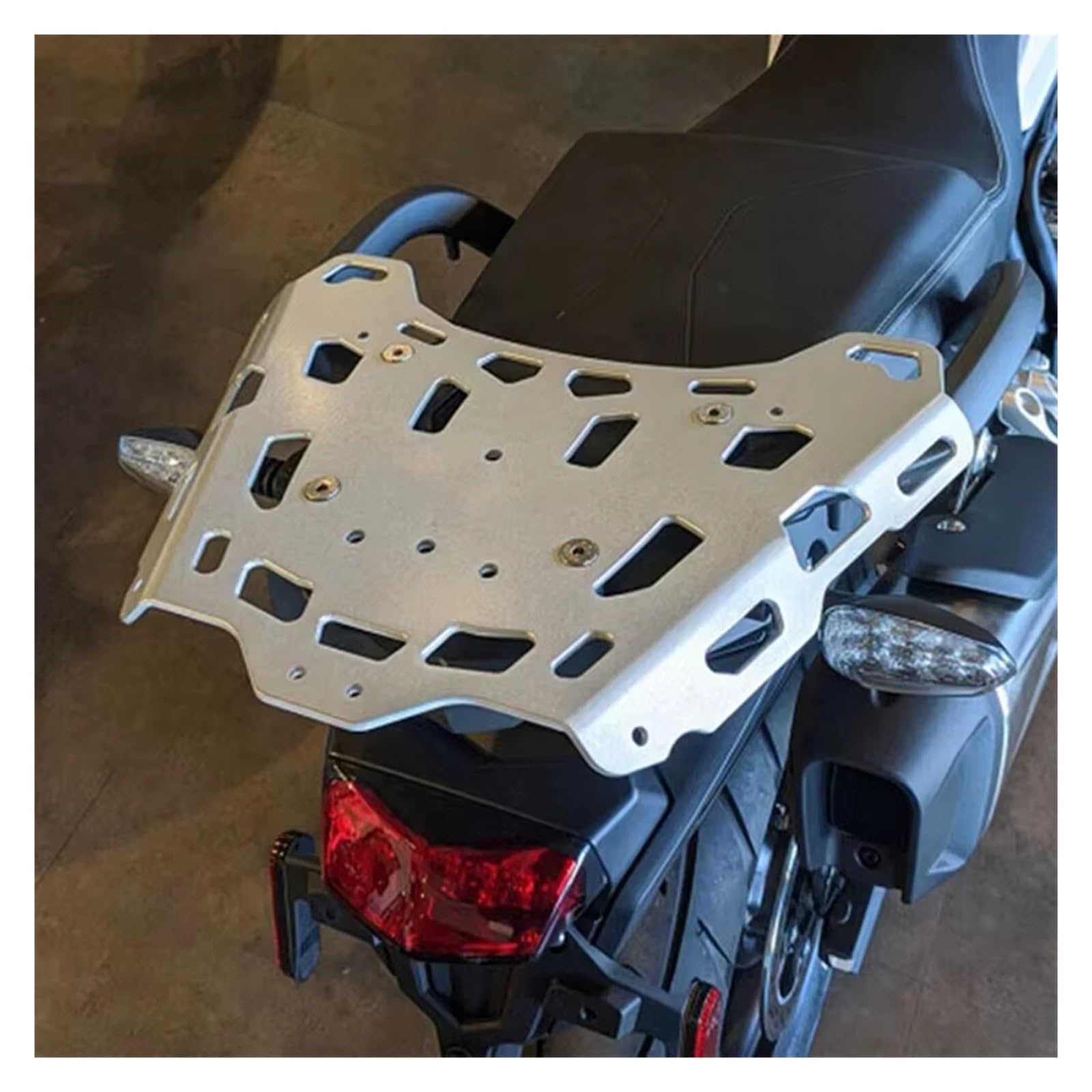 Motorrad Hinterer Gepäckbrücke Hinterer Gepäckträger Top-Box-Halterung | Für TRIUMPH Für Tiger 850 Sport 900 GT Rally Pro 1200 Explorer 2025 Trägerregal(Silber)