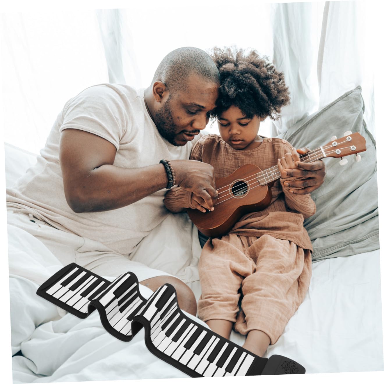 ibasenice Pianoforte Portatile Arrotolabile a 61 Tasti in Silicone Funzione Accordi Multipli e Ricarica 1000mah per Uso Domestico e Performance Professionale