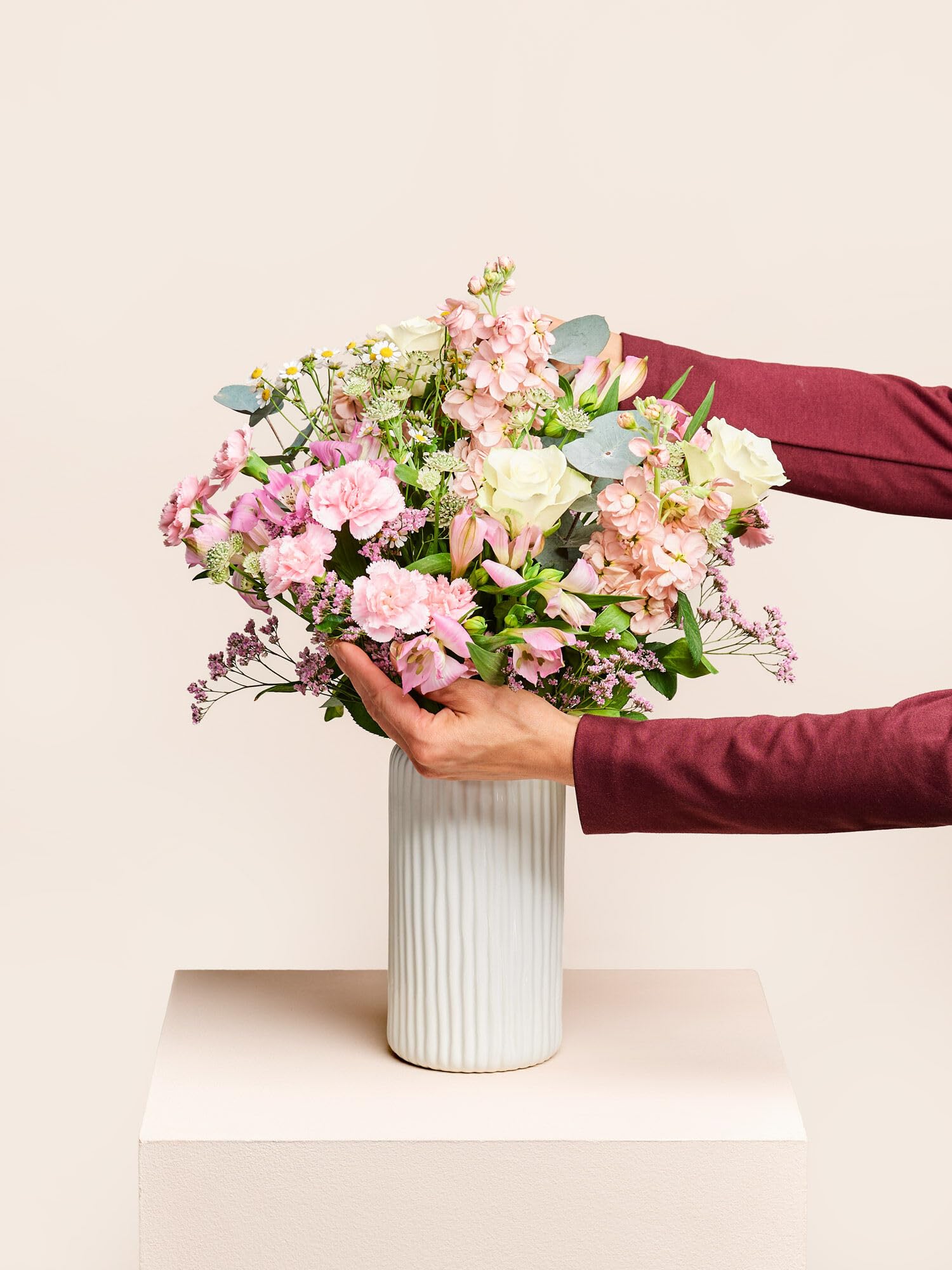 BLOOMY DAYS Blumenstrauß "Blossom Beauty" in RosaOrange, mit Alstromerien, Eukalyptus und Limonium, 7-Tage-Frischegarantie, Floristen-Qualität, das perfekte Geschenk bestellen