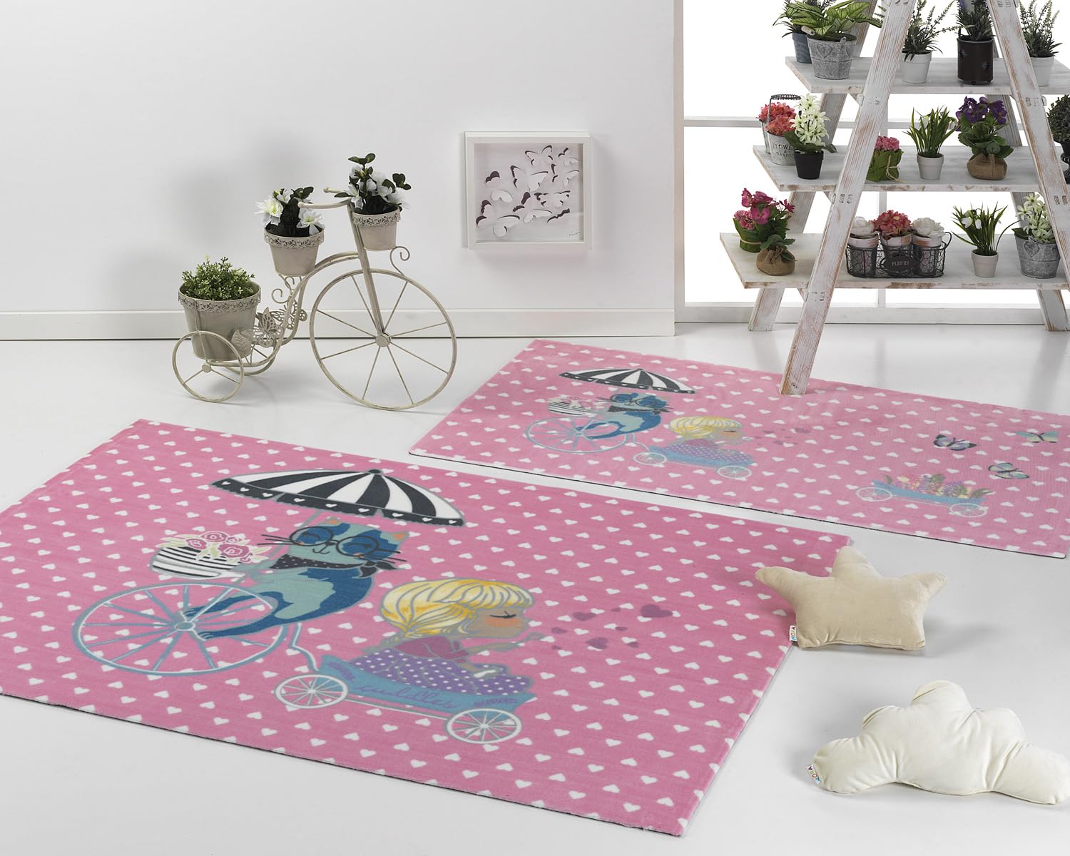 Tapis rose en polyester idéal pour une chambre d'enfant