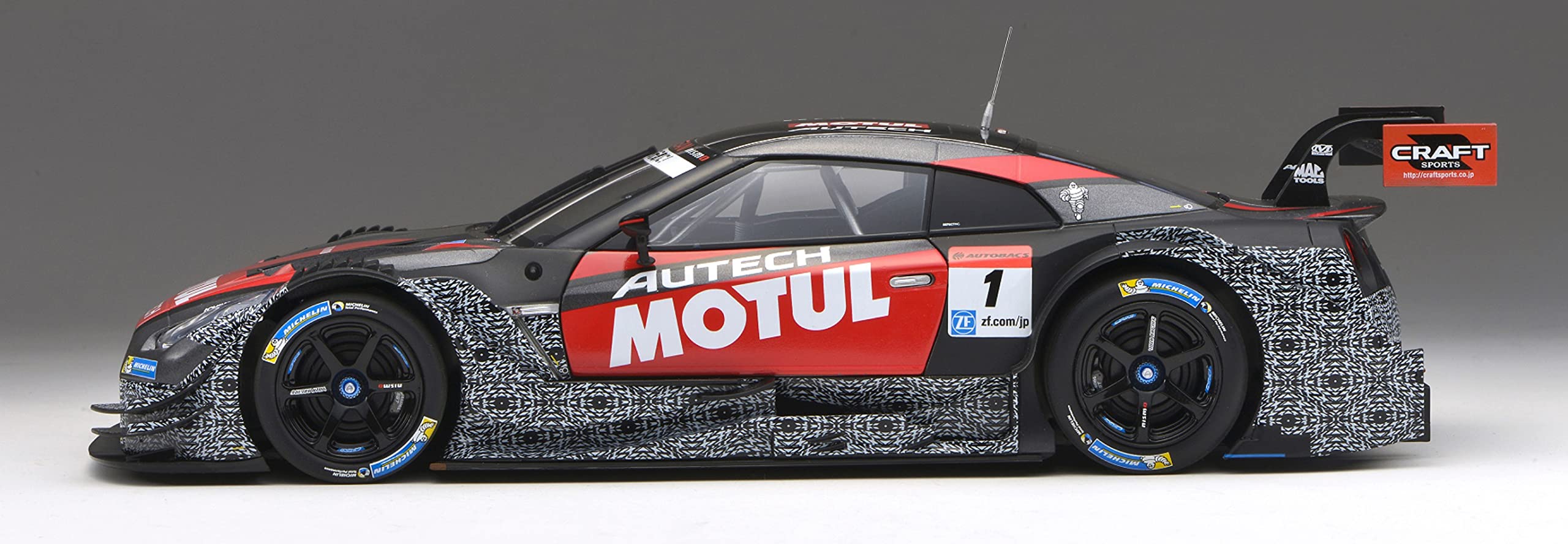 Amazon.co.jp: EBBRO 1/18 Motul Autech GT-R SUPER GT500 2015