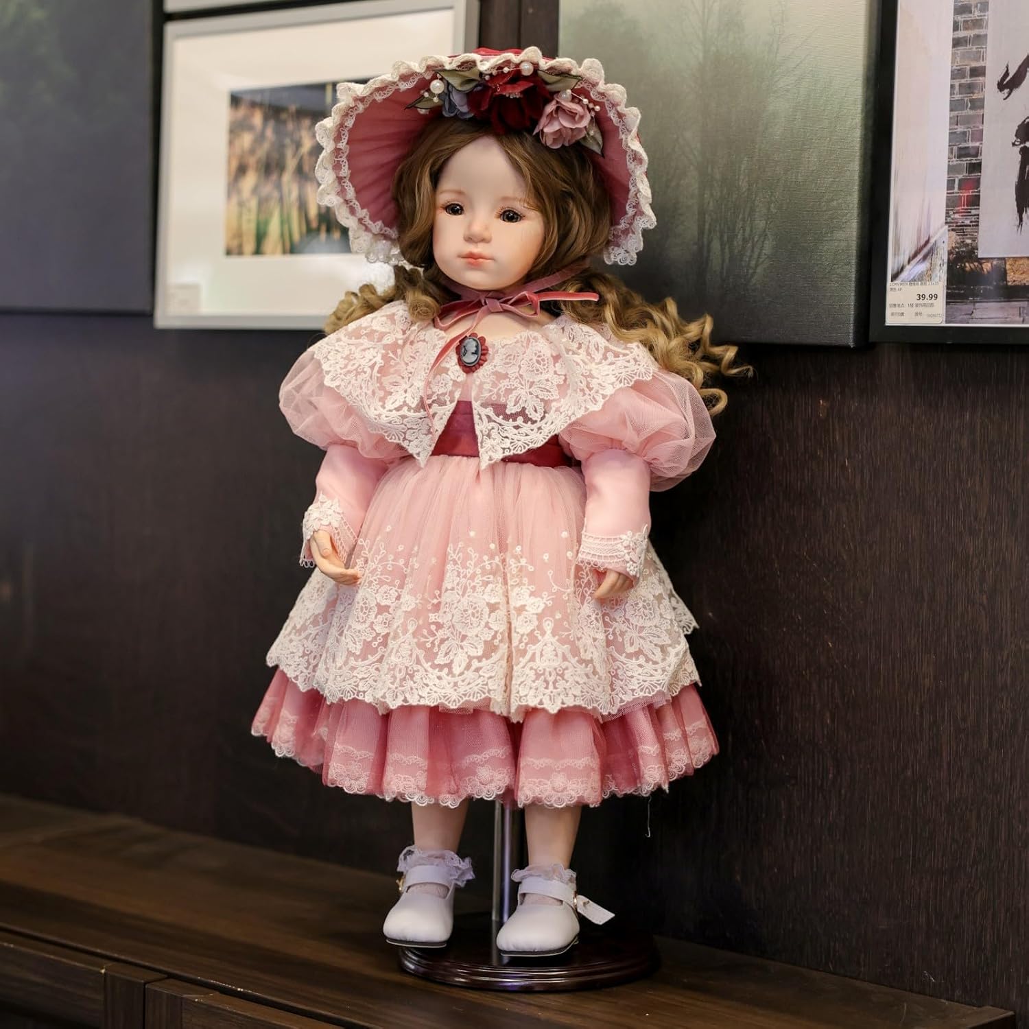 18 Inch Porcelain ＆ Fabric Doll, European Retro Handmade Ceramic Doll with Showing Stand for Room Decor, Birthday Gifts, Collectible，Name Lilian (Pink)
