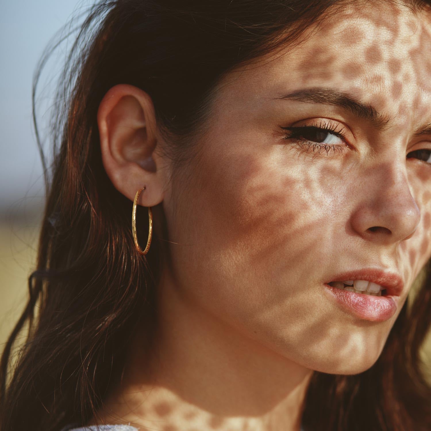 Degerde14K Gold Hoop Earrings for Women Gold Earrings for Women Sparkling Design Hypoallergenic Lightweight Womens Earring Hoops 25 MM/30 MM/40 MM - Image 4