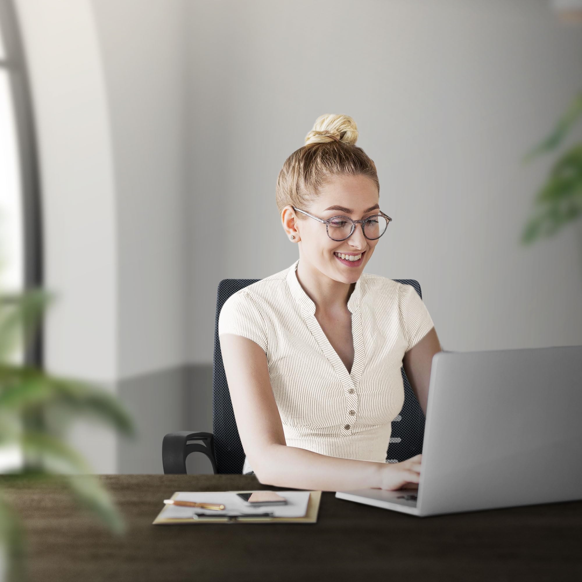 ML-Design Sedia da Ufficio Ergonomica Grigio con Schienale in Rete Reclinabile Regolabile in Altezza con Braccioli Seduta Imbottita a Schiuma Telaio in Acciaio Cromato Poltrona Girevole con Ruote