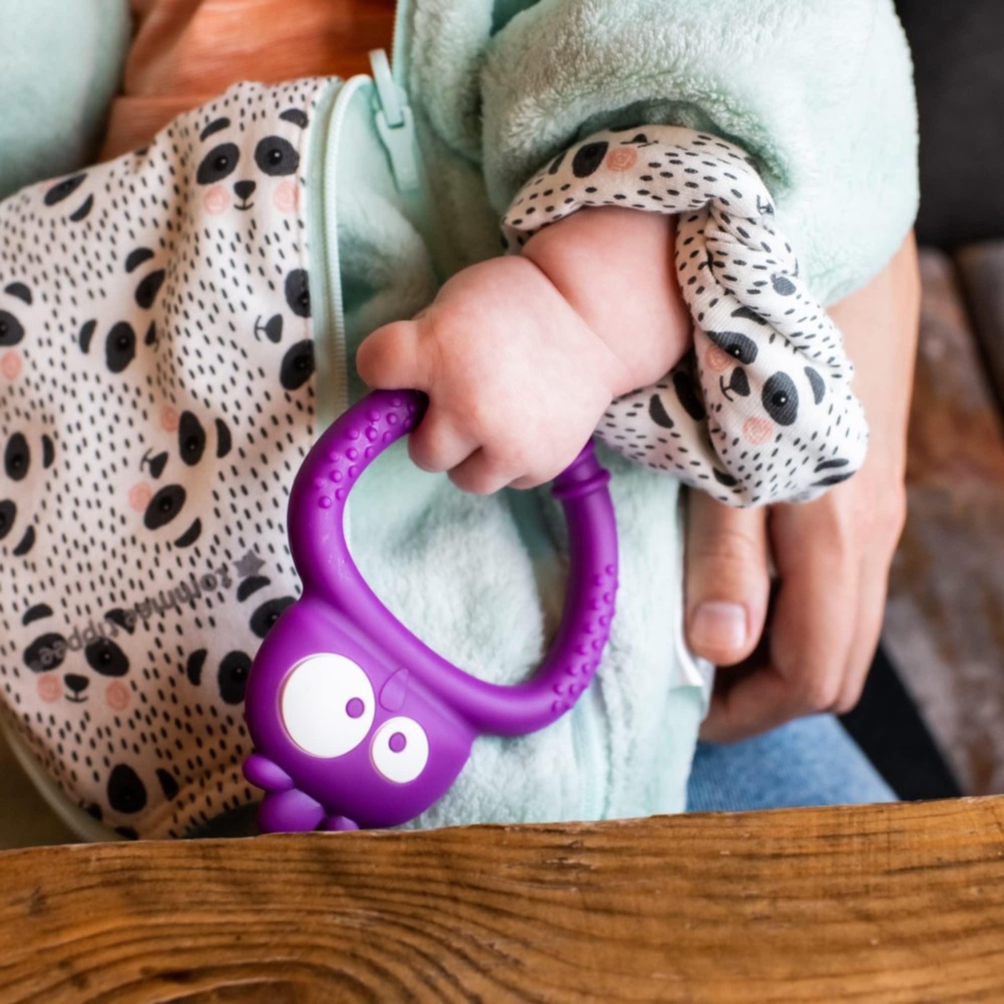 Tommee Tippee Kalani Sensory Maxi Teether (Pink)
