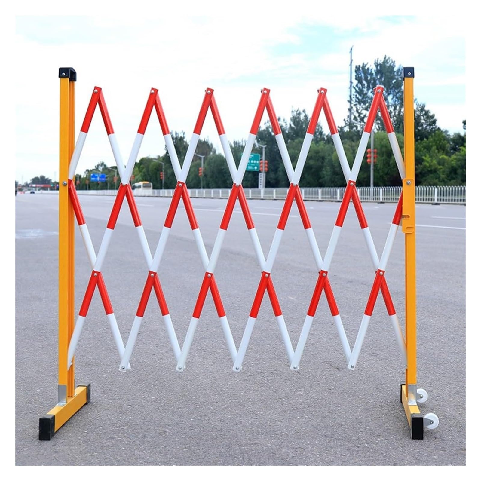 Barrière mobile facile à assembler avec roulettes pour chantier de voirie