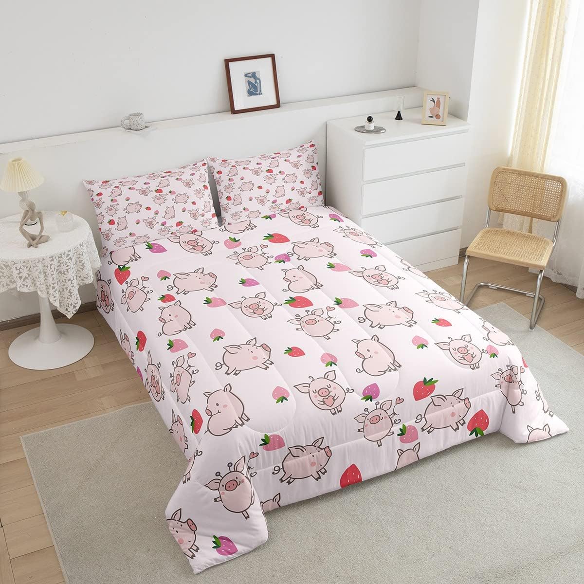 Feelyou Pig Print Comforter Set Cartoon Pigs Bedding Set Lovely Animal Print Comforter Strawberry Pink Quilted Duvet Set for Kids Boys Girls Adults Twin Size Bedding Collection 2Pcs