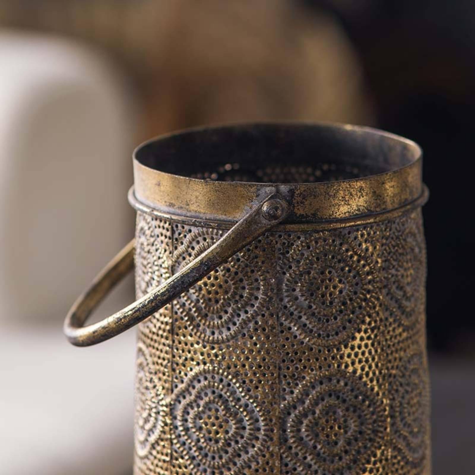 Portavelas Decorativo Linterna Metálica Farol Cilíndrico Portavelas de Hierro con Patrón Troquelado Base Estrecha con Patas Adecuado para Sala