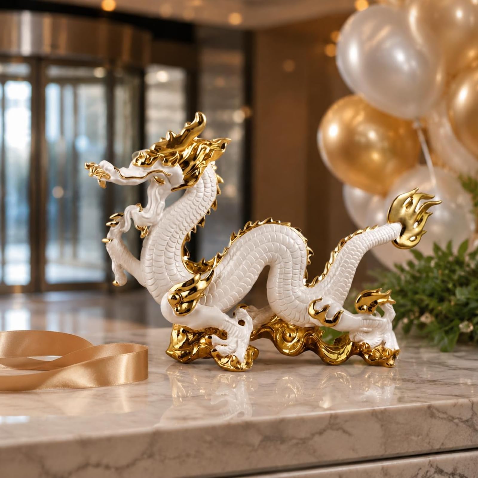 Elektroplattierte Drachenfigur Goldfarben Resin-Drache Sammlerstück Goldene Drachenstatue für Laden, Büro, Weißgold