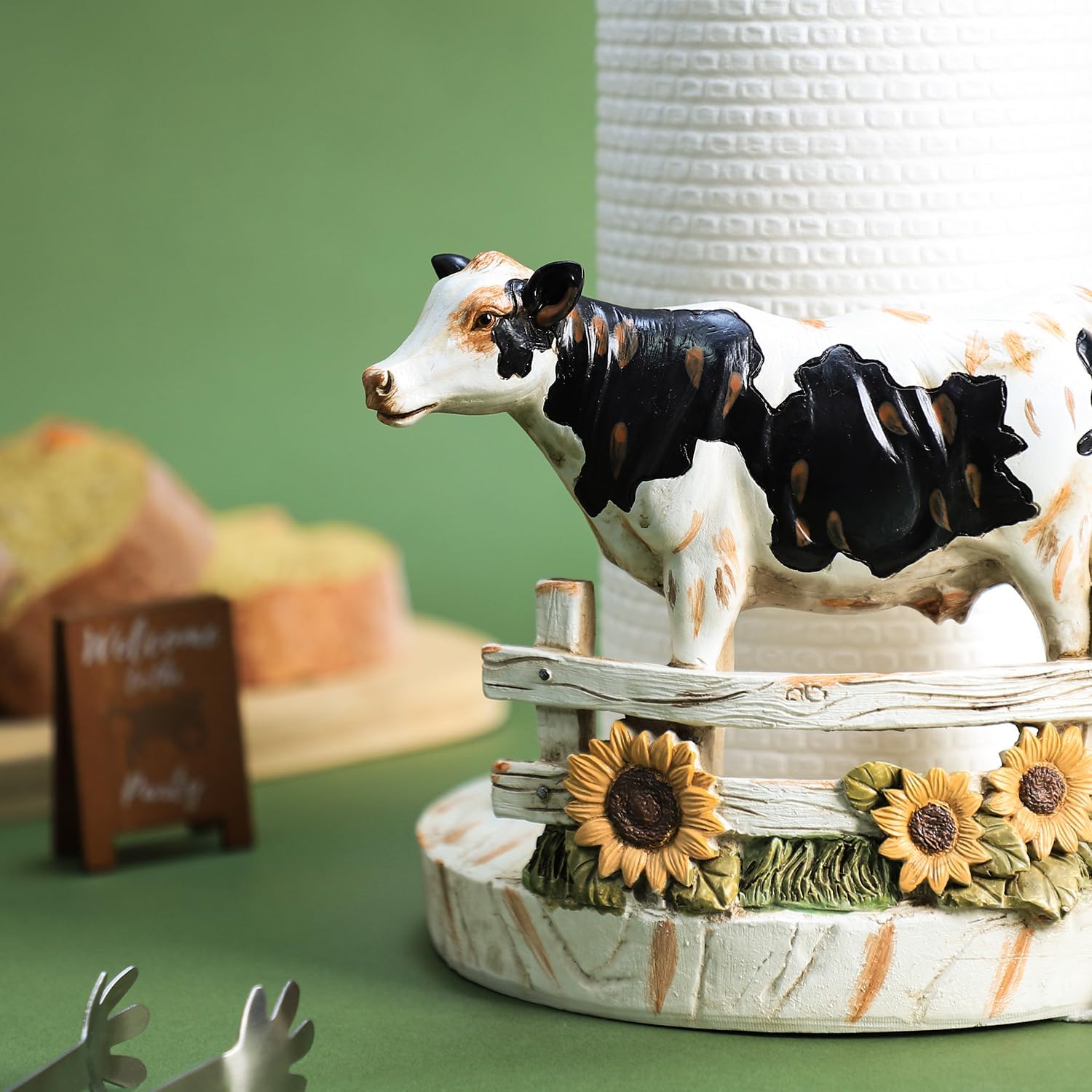 Retro Cow and Sunflower Style Paper Towel Holder Stand, Resin Cow Crafts Display for Kitchen Countertop, Cafe Western Restaurant Cake Shop Dessert Shop