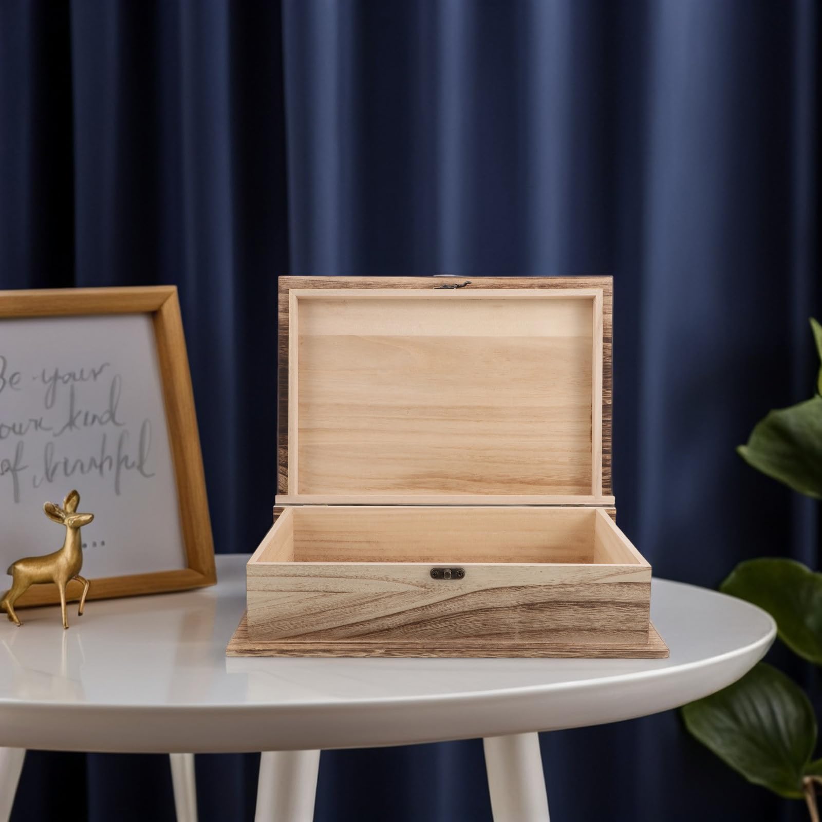 Holibanna Vintage Holz Buchbox mit Klappdeckel und Frontverschluss Große Rustikale Aufbewahrungsbox für Bücher Rechteckige Erinnerungsbox als Dekorative Gedenkbox