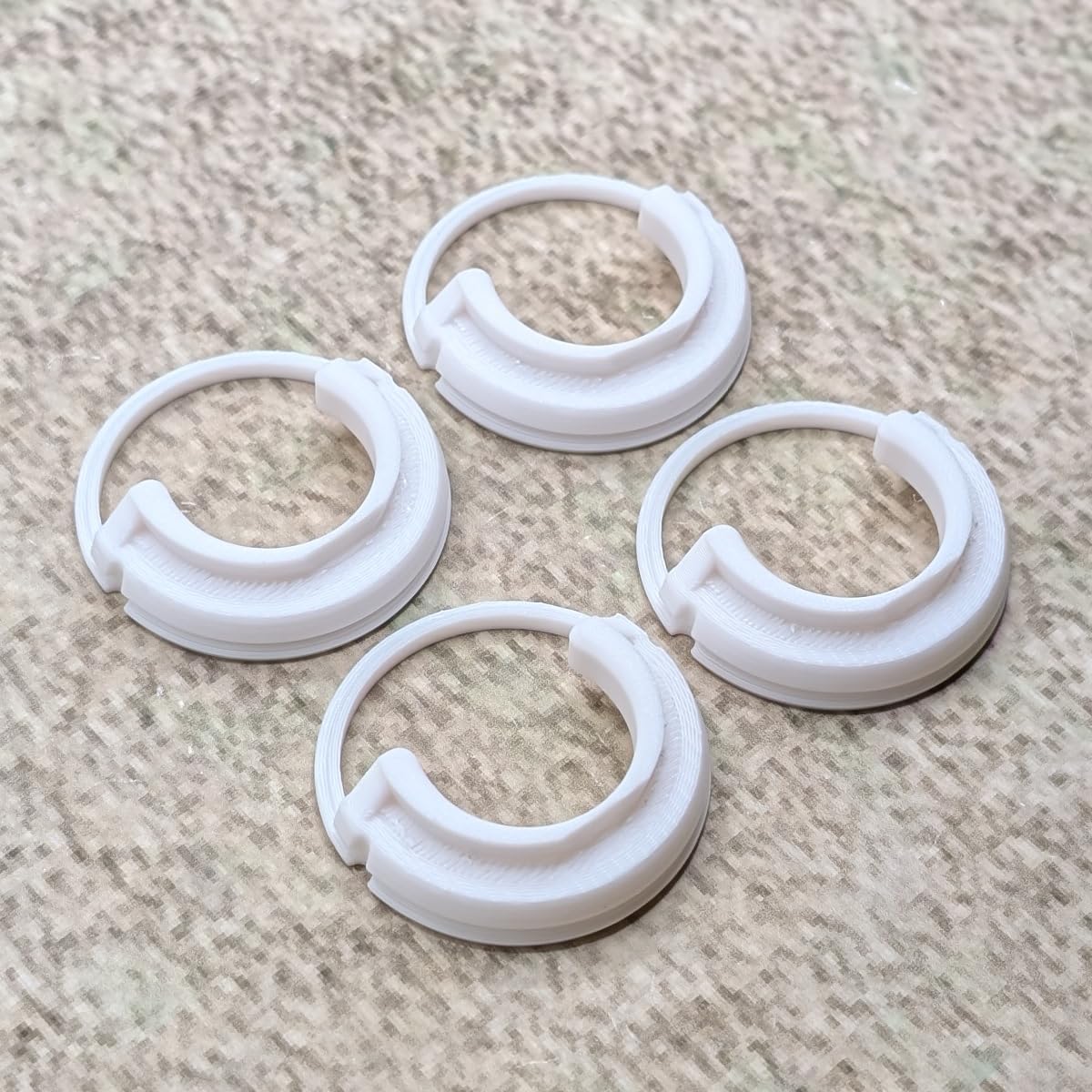 ULEIVA Replacement Clamping Bushing, Pack of 4, White, Compatible with Kermi Henrad Radiator Side Panel - Image 2