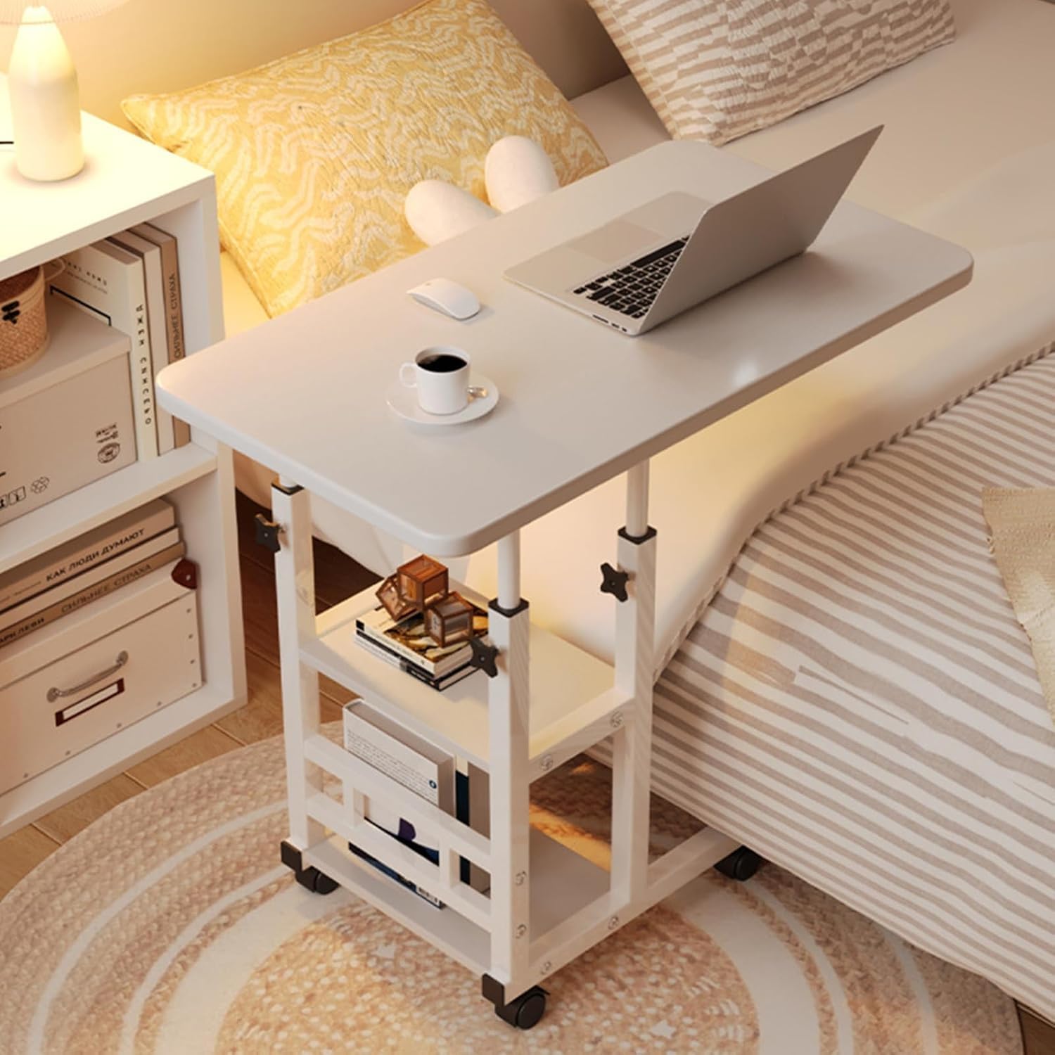LINCYS Mesa ajustable para cama con ruedas, rango de altura de 23.6 a 33.5 pulgadas y ruedas de bloqueo, escritorio rodante en forma de C para laptop, cama, sofá, silla de ruedas, sala de estar