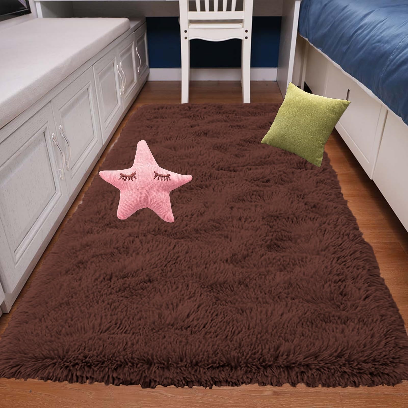 Tapis moderne shaggy marron pour créer un salon chaleureux et cocooning
