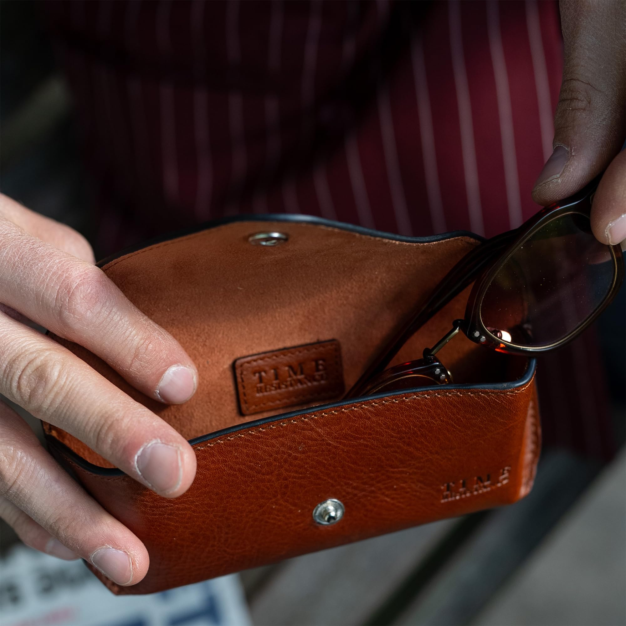 Time Resistance Étui à Lunettes en Cuir – Boîtier Rigide en Cuir pour Lunettes – Étui à Lunettes de Soleil Fait Main en Italie