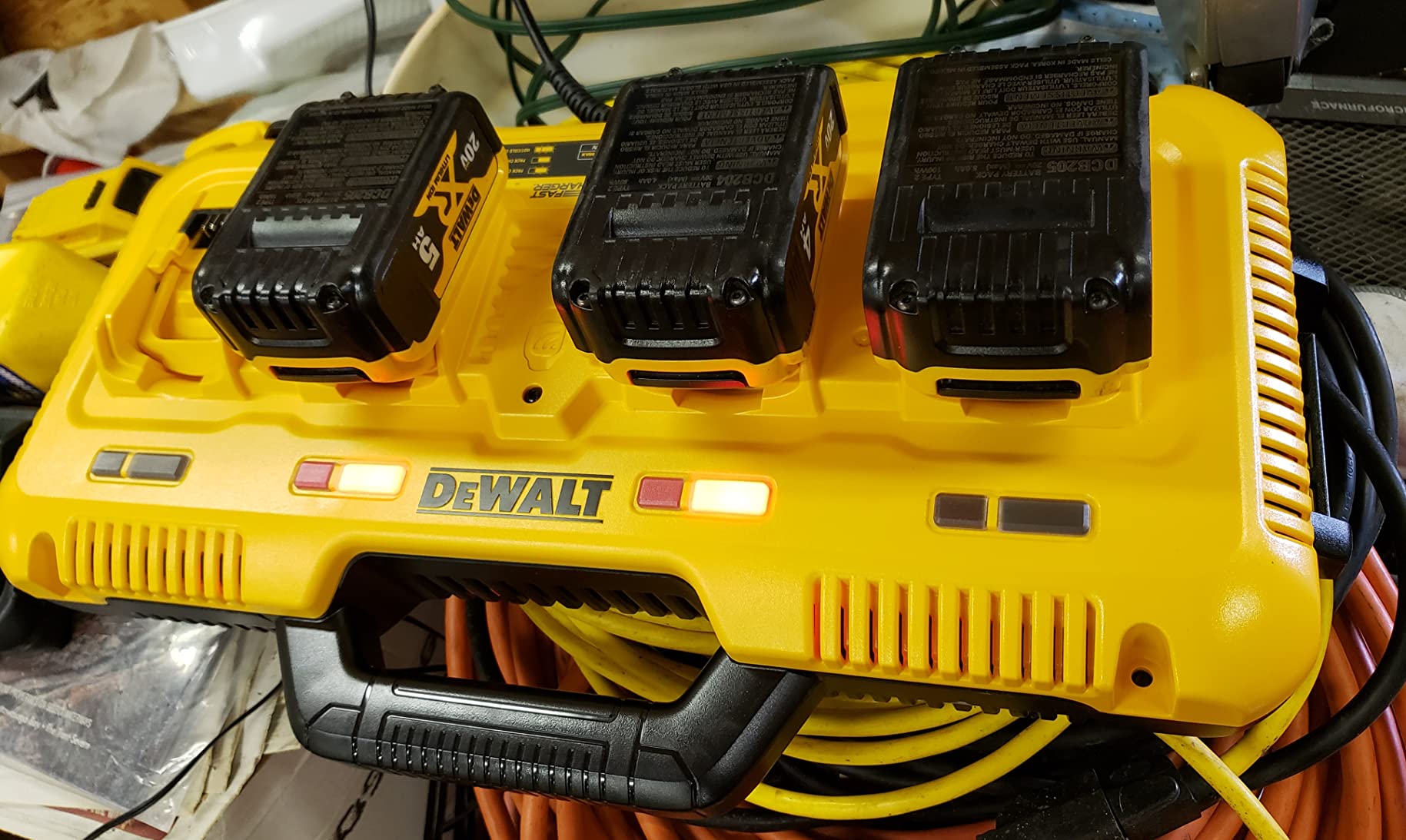 DEWALT 12V/20V/60V MAX Lithium-Ion 4-Port Fast Battery Charger photo review