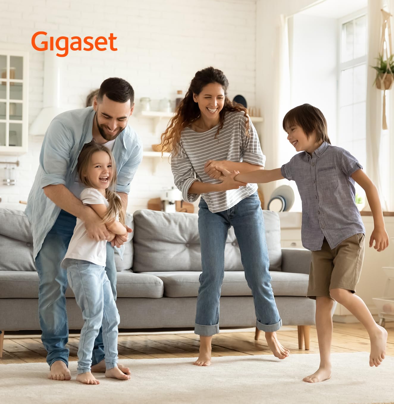 Gigaset Pure 220A Trio - 3 Téléphones DECT sans Fil avec répondeur - Blocage d’Appel et Fonction Mains Libres - Répertoire 80 Contacts, Noir Anthracite [Compatibilité avec DE, IT, FR, NL, Che, AUT]