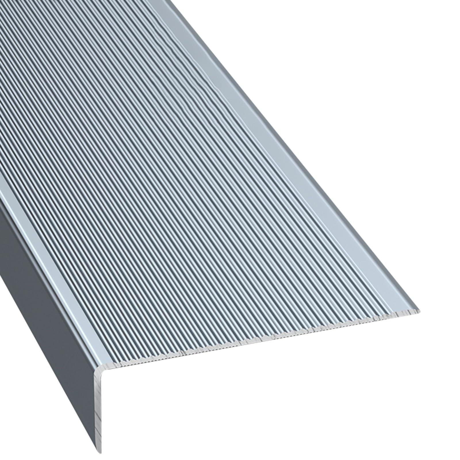 Peldaños de escalera de metal para solucionar escalones resbaladizos y rotos
