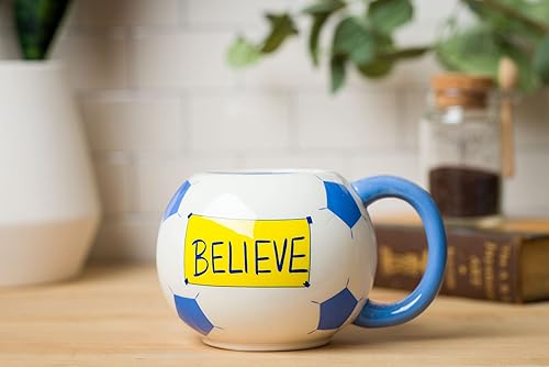 Miniatura 7 de Silver Buffalo - Taza de cerámica esculpida en 3D con forma de balón de fútbol de Ted Lasso Believe, 20 onzas
