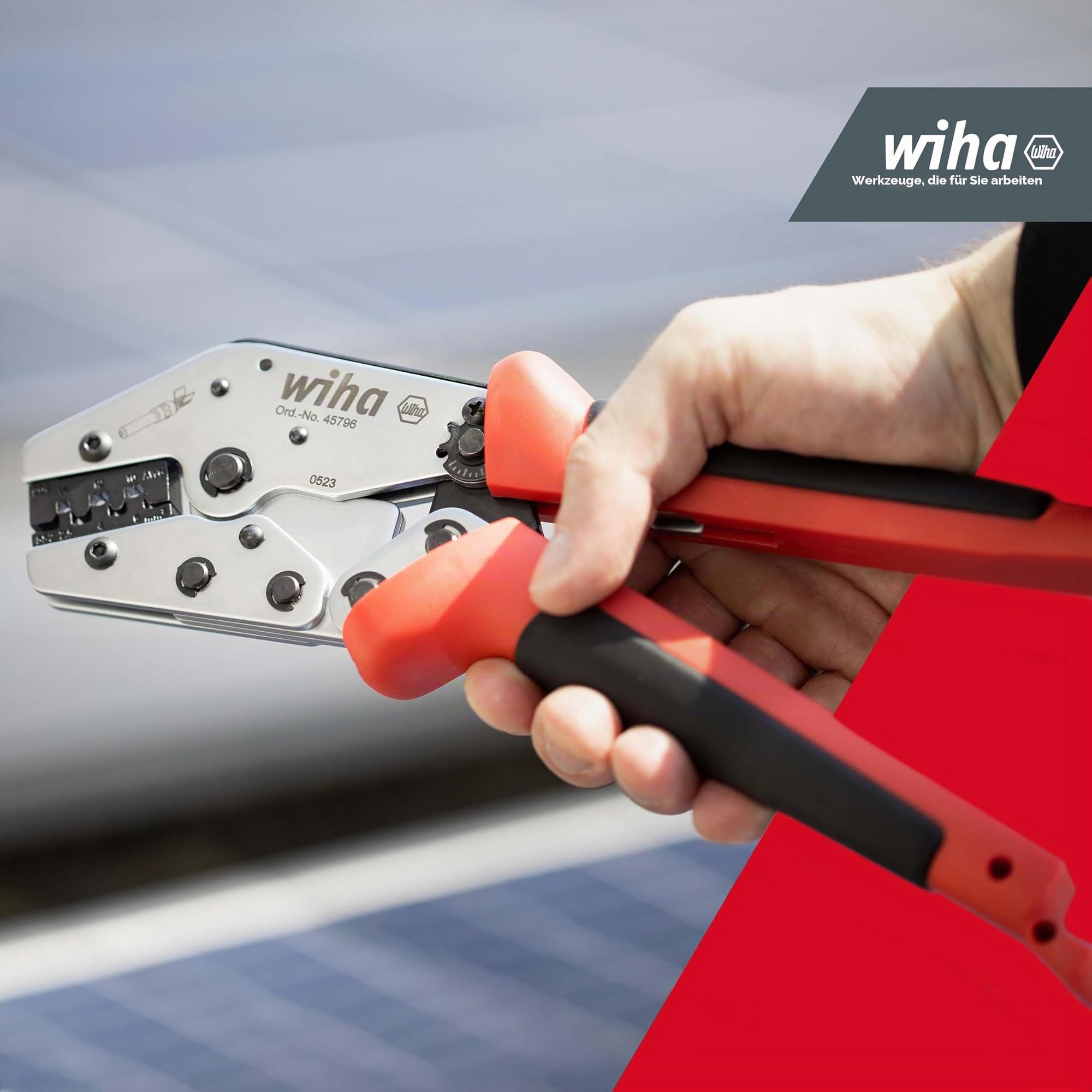 Wiha Crimpzange für MC4 Stecker I Photovoltaik Crimpwerkzeug für Solarstecker MC4 I 2,5/4 / 6 mm² I automatisch angepasster Pressdruck I Solar Zange (45796)