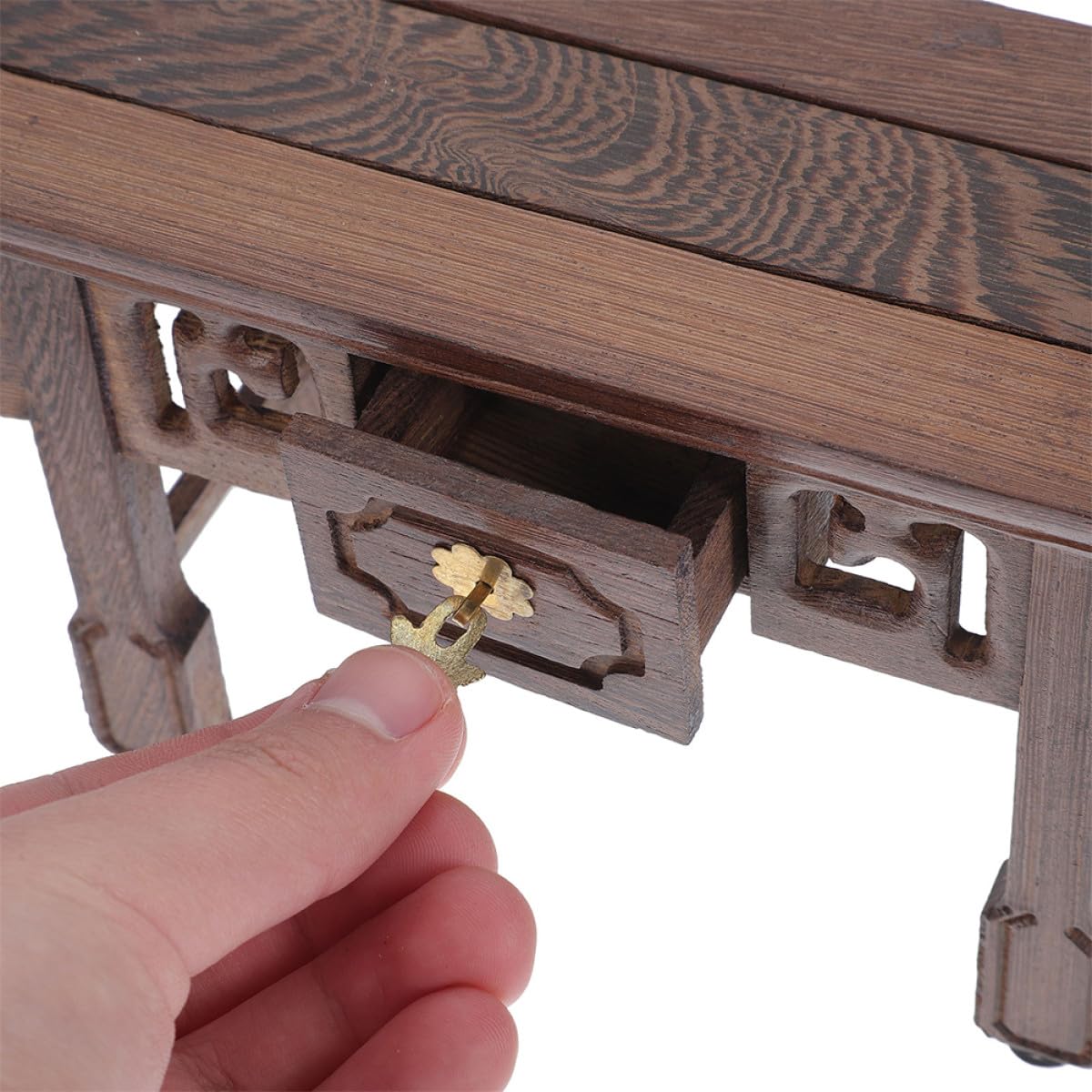 Espositore in Legno per Piante e Statuine Finitura Artigianale Liscia, Piedistallo Rustico Decorativo per Casa e Negozio di Fiori in Stile Unico