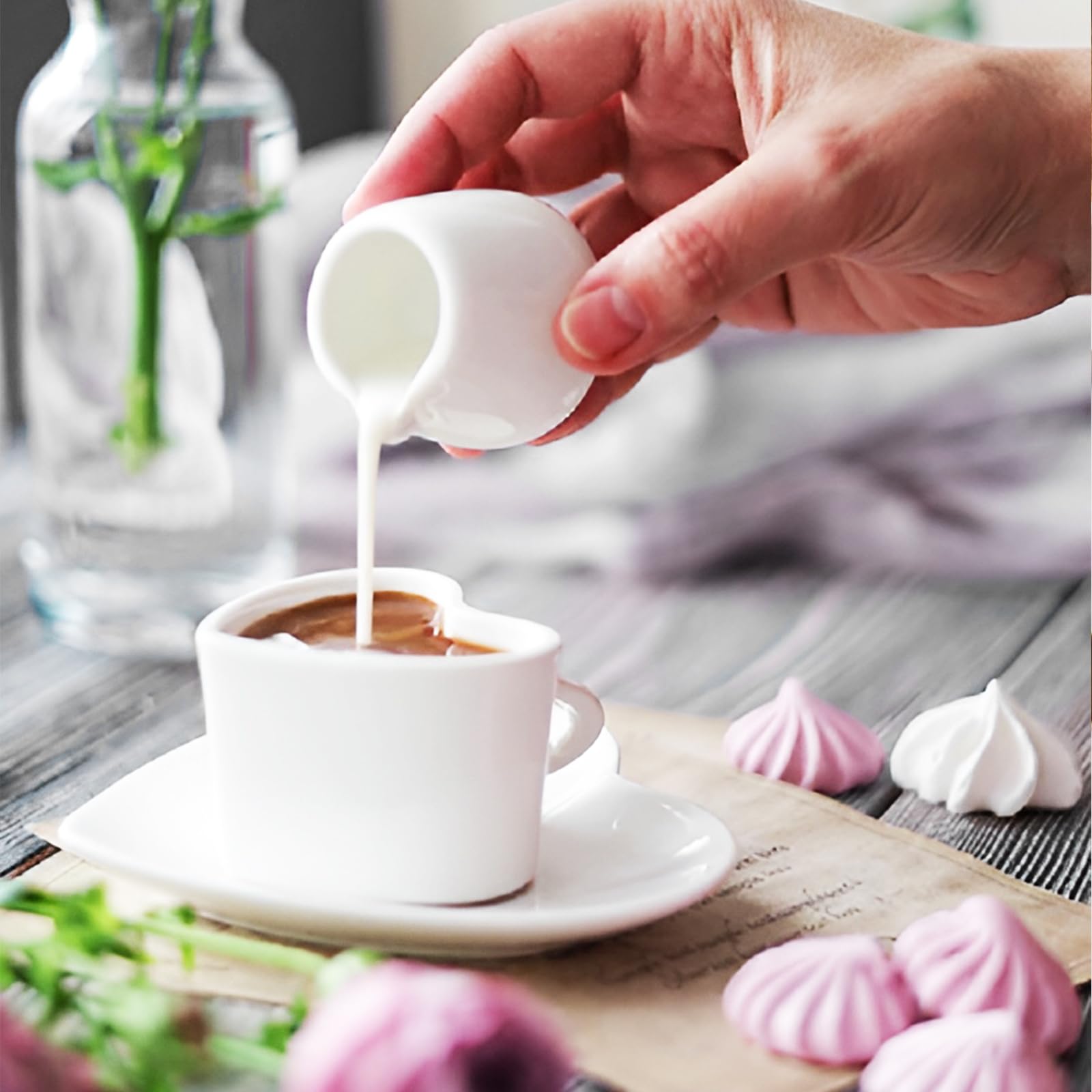 Milchkännchen Porzellan, 12 Stück Milchkännchen Weiß 60ml Milchkännchen Klein, Schaumkännchen Kleine Espressokanne, Mini-Milchkännchen für Kaffee, Milch, Saucen, Cafe, Küche