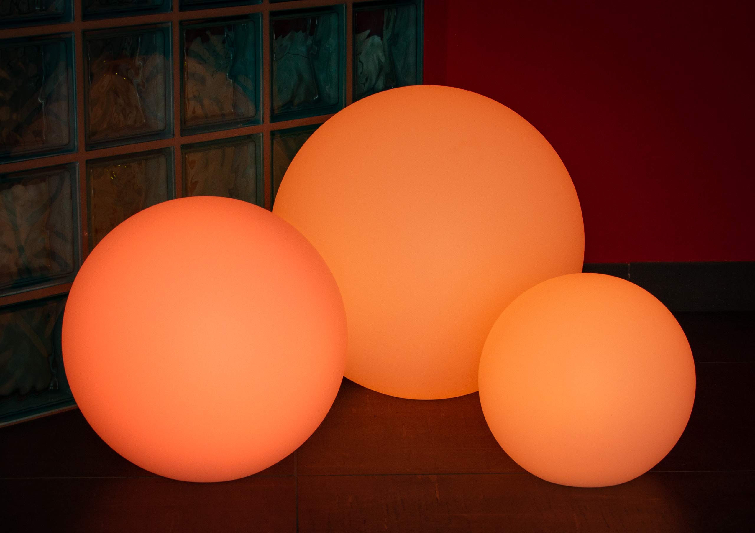 Led Kugel Garten Kugellampe Kugelleuchte Aussen 30 cm 16 Farben Aufladbar mit Akku und Fernbedienung Leuchtkugel Outdoor Lichtkugel PE-Kunststoff Wasserdicht IP65
