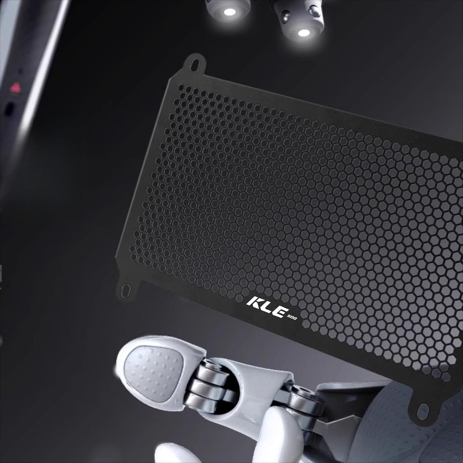 Suitable for KLE500 KLE500SE 2025 2026 motorcycles, this is a modified radiator mesh cover/protective net accessory.