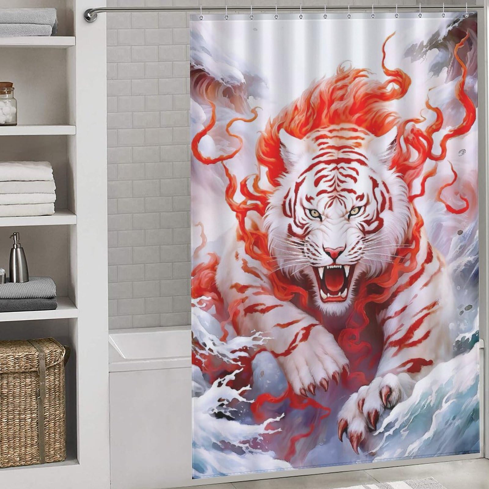 Rideau de douche tigre pour créer une ambiance jungle nature dans la baignoire