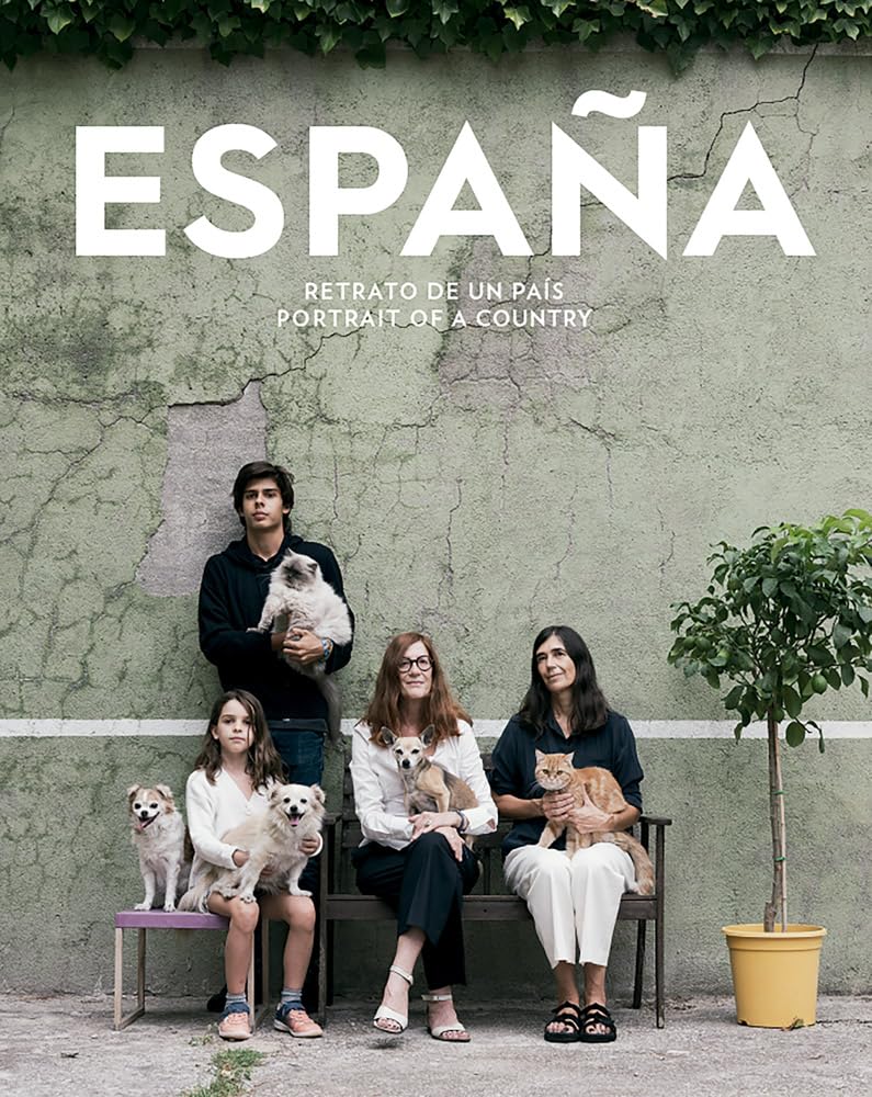 Spain: Portrait of a Country by Sastre  New 9788418934612 Fast Free Shipping+-