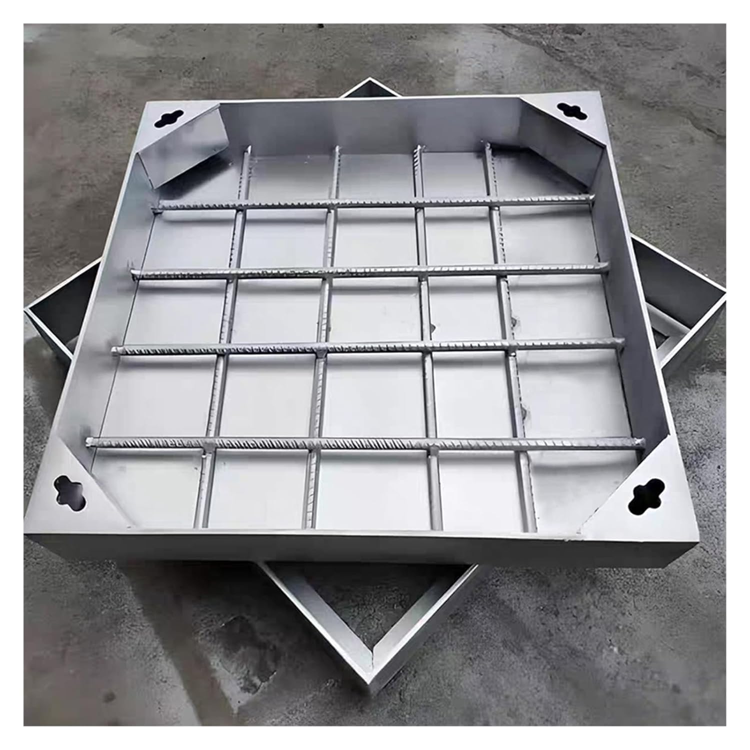Chambre d'inspection encastrée en inox pour allée de jardin durable