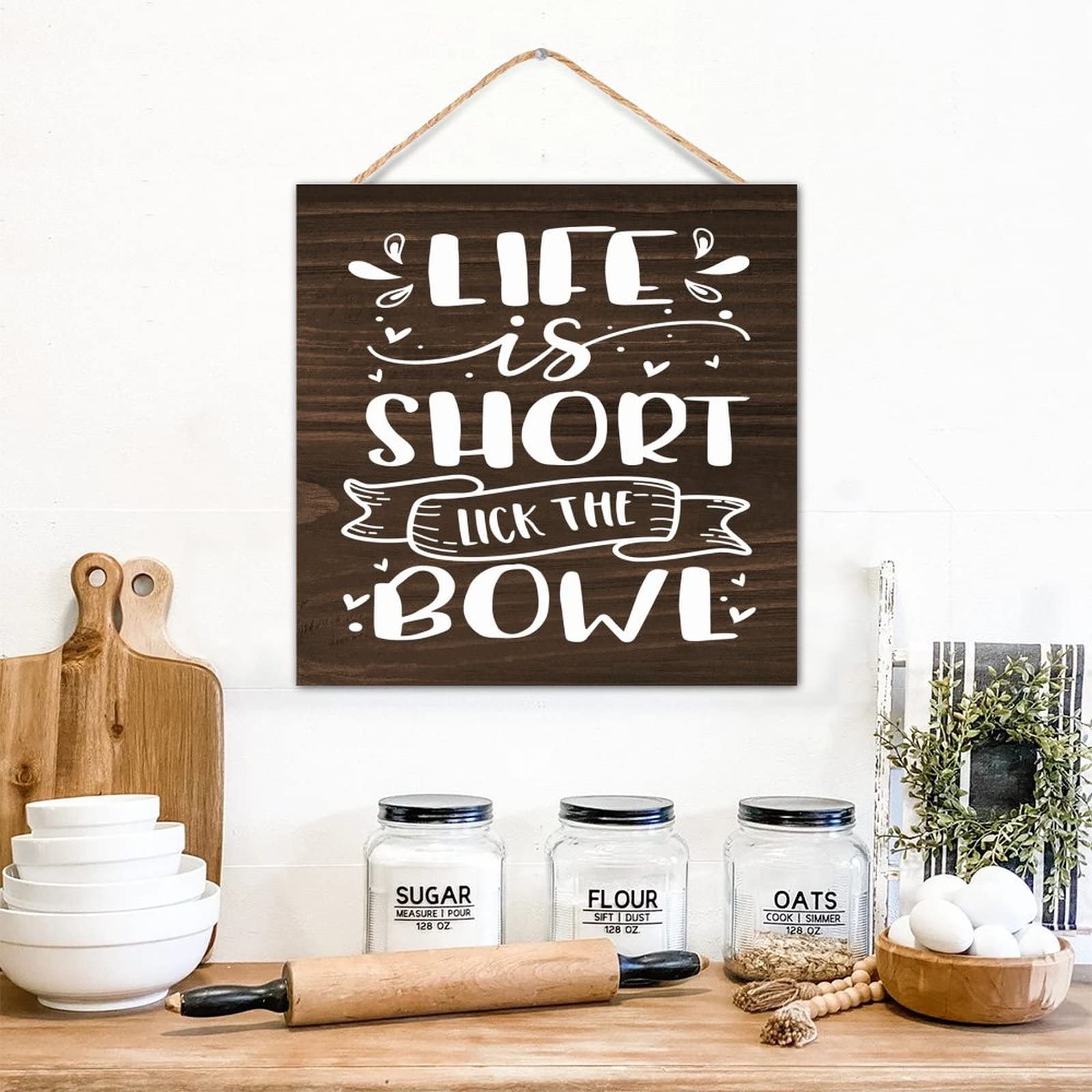 Panneau de cuisine en bois Life Is Short Lick The Bowl 30x30 cm
