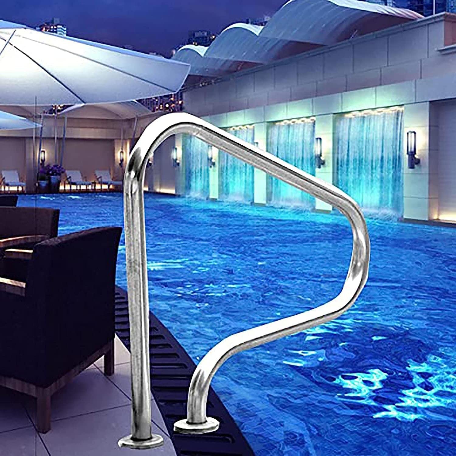 Main courante de piscine esthétique pour escalier de bassin extérieur