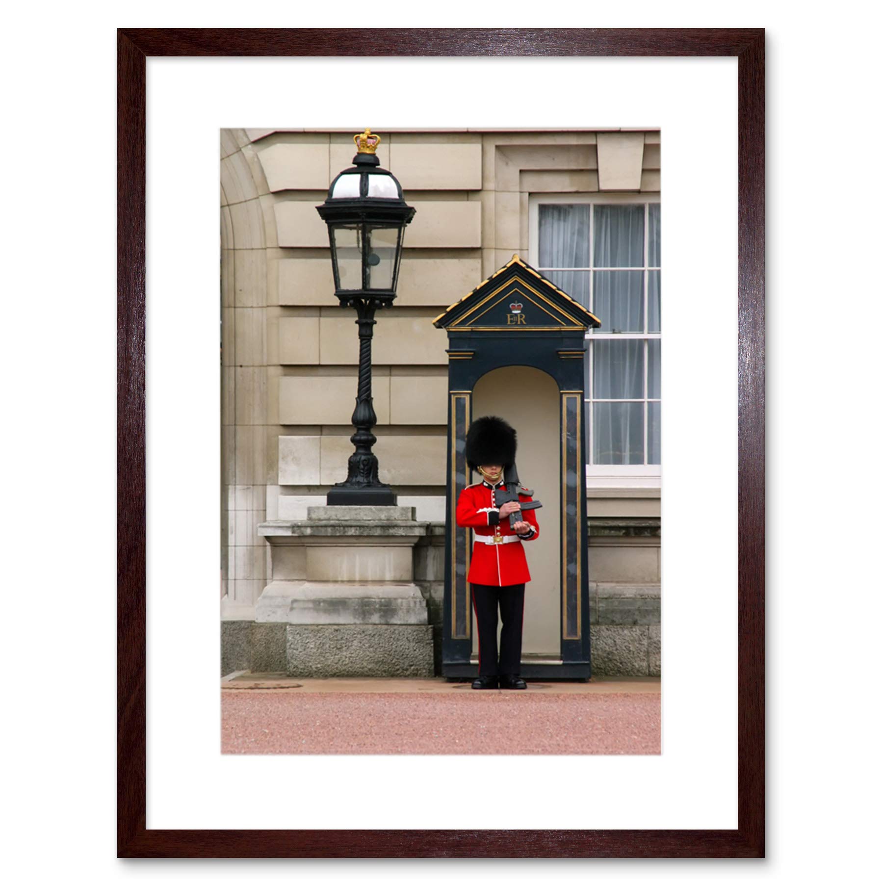 Wee Blue Coo Photo Military Life King Queen Guard Buckingham Palace Framed Wall Art Print