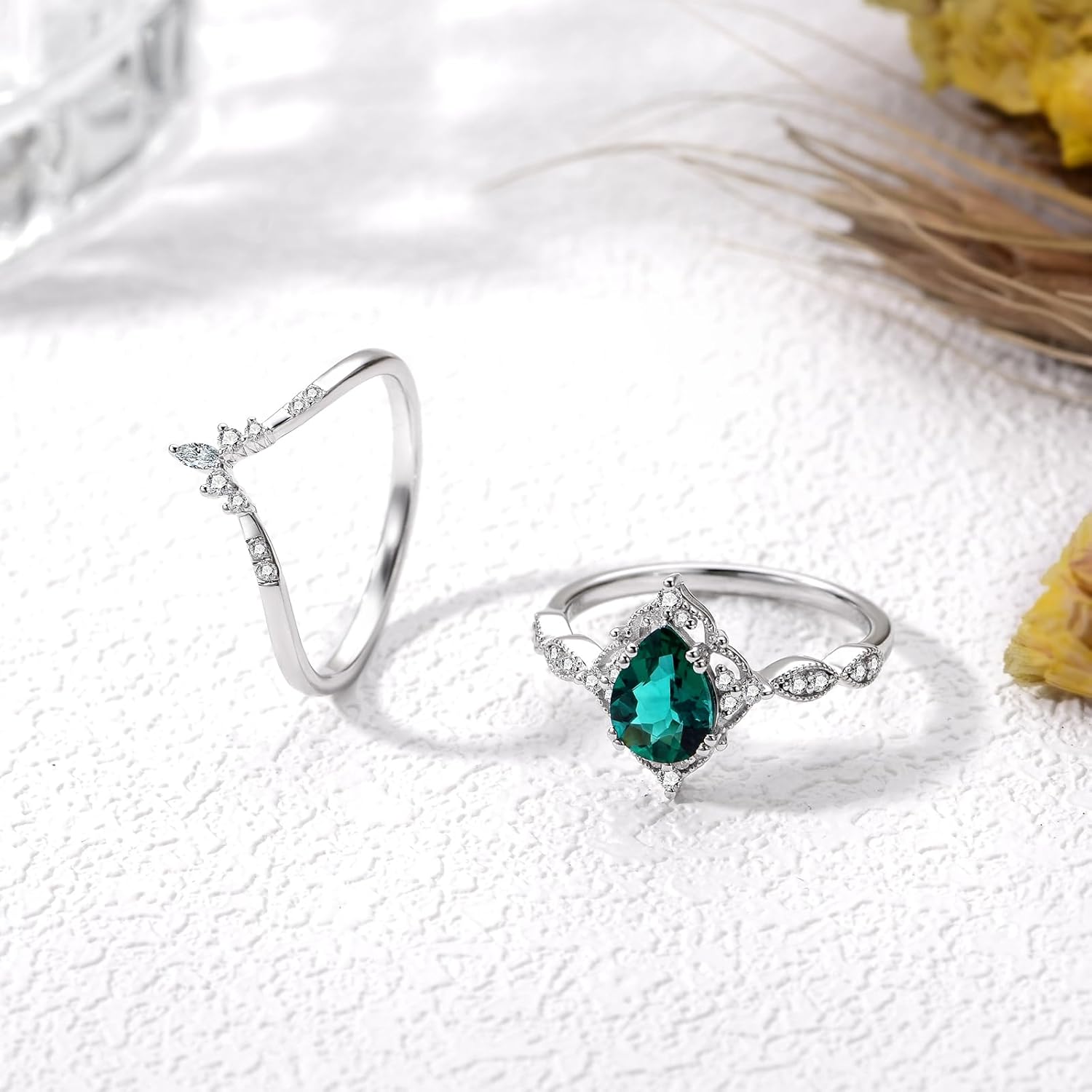 Pear Shaped Emerald Engagement Ring Set for Women, 925 Sterling Silver Pear-Cut Emerald Green Fashion Jewelry Wedding Bridal Band Rings for Women Her