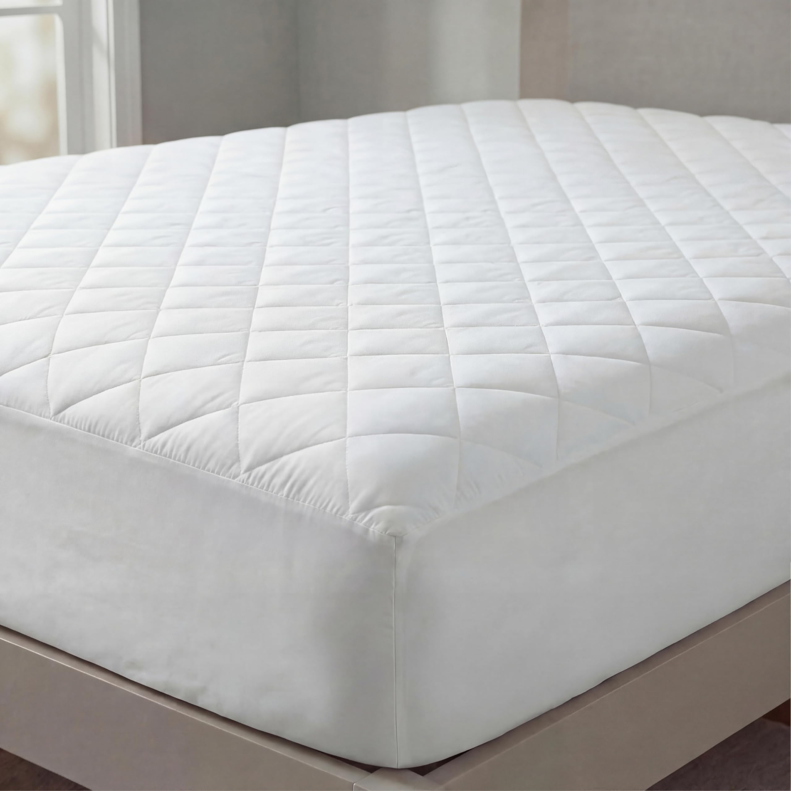 The Fine Bedding Company Smart Temperature Mattress Protector – King Size Mattress Protector with Activated Cooling Cotton, HeiQ Smart Temp Technology, Washable – King