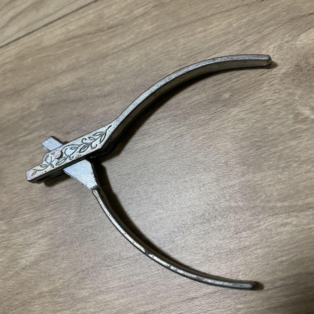 Amazon.co.jp: レトロ検札鋏 切符パンチ おもちゃ リーフ柄 年季入って