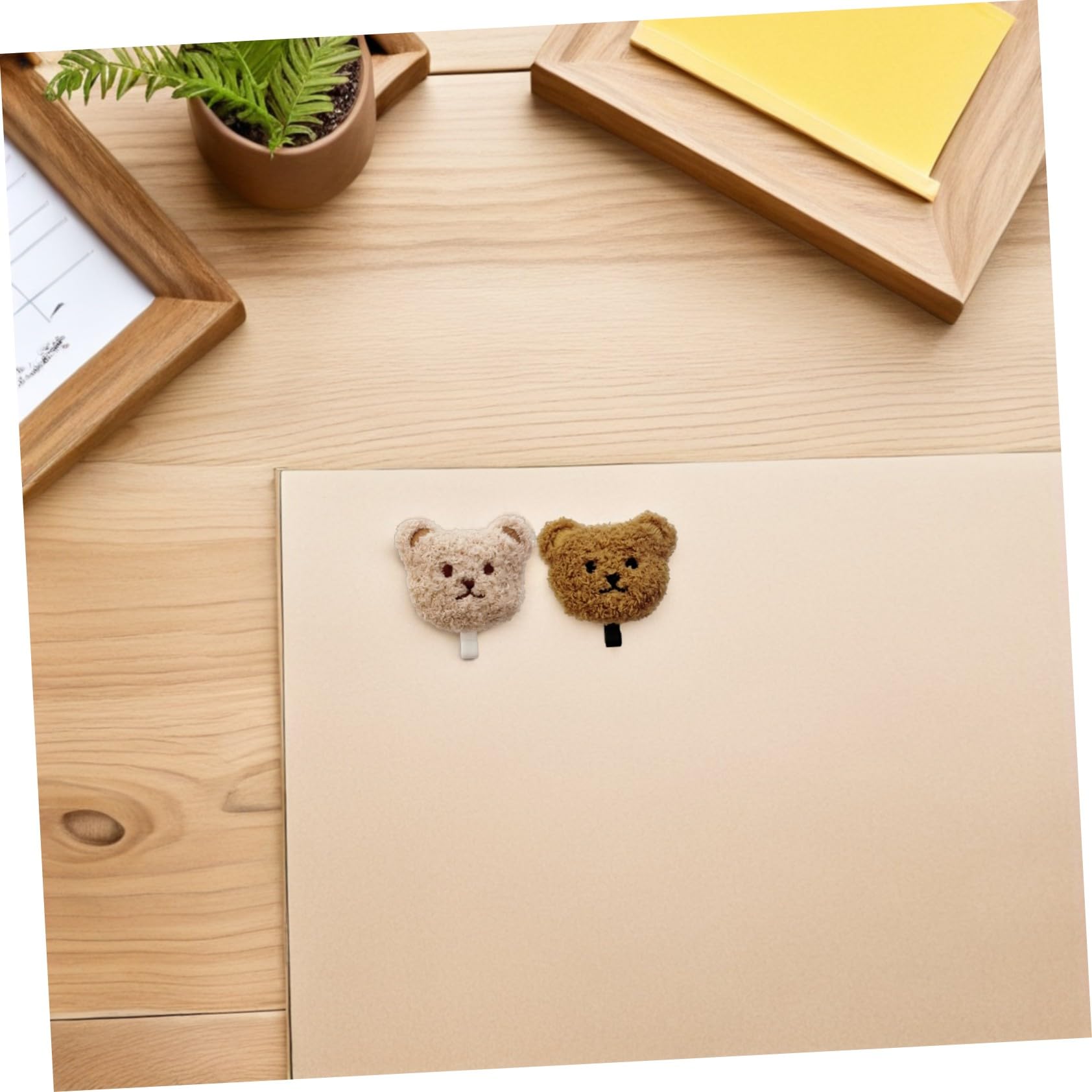 HANABASS Ganci Adesivi da Parete Orsetto 2 Pezzi in Peluche e Legno per Chiavi e Cappelli senza Fori per Porta e Bagno