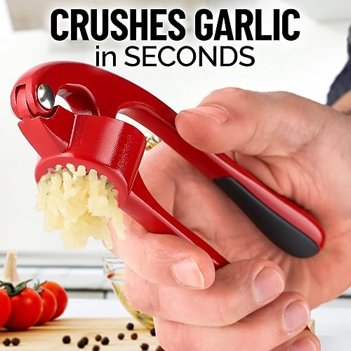 Miniatura 2 de Zulay Kitchen Prensa de ajo prémium con mango suave y fácil de apretar, incluye pelador de ajo de silicona y cepillo de limpieza, herramienta de