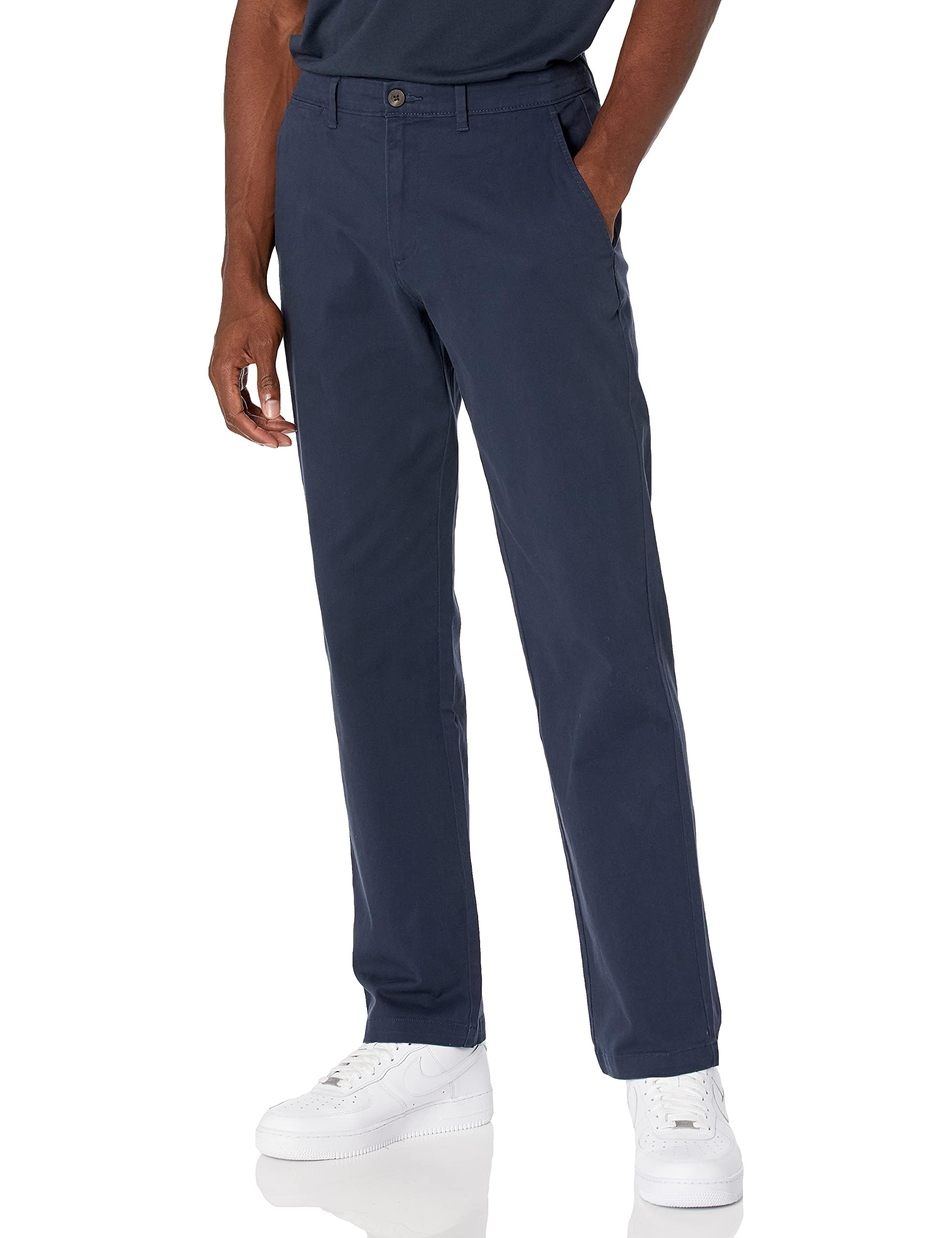 Amazon Essentials Herren Legere Stretch-Chinohose mit klassischer Passform