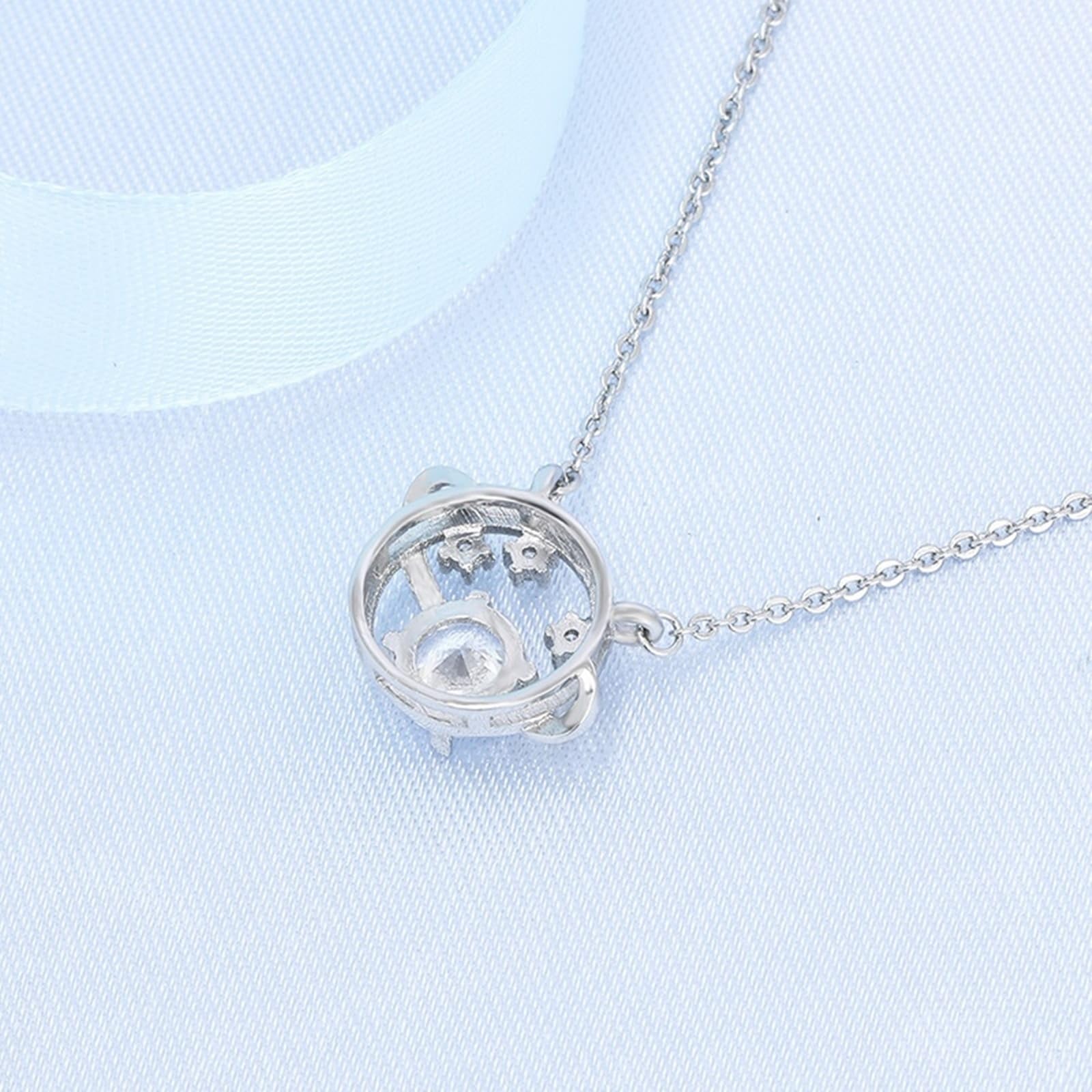 18K weiße Anhänger-Halskette für Damen, Charm-Choker, zierliche Halsketten, hohler Planet-Stern mit Lab-Diamant-Kette für Damen