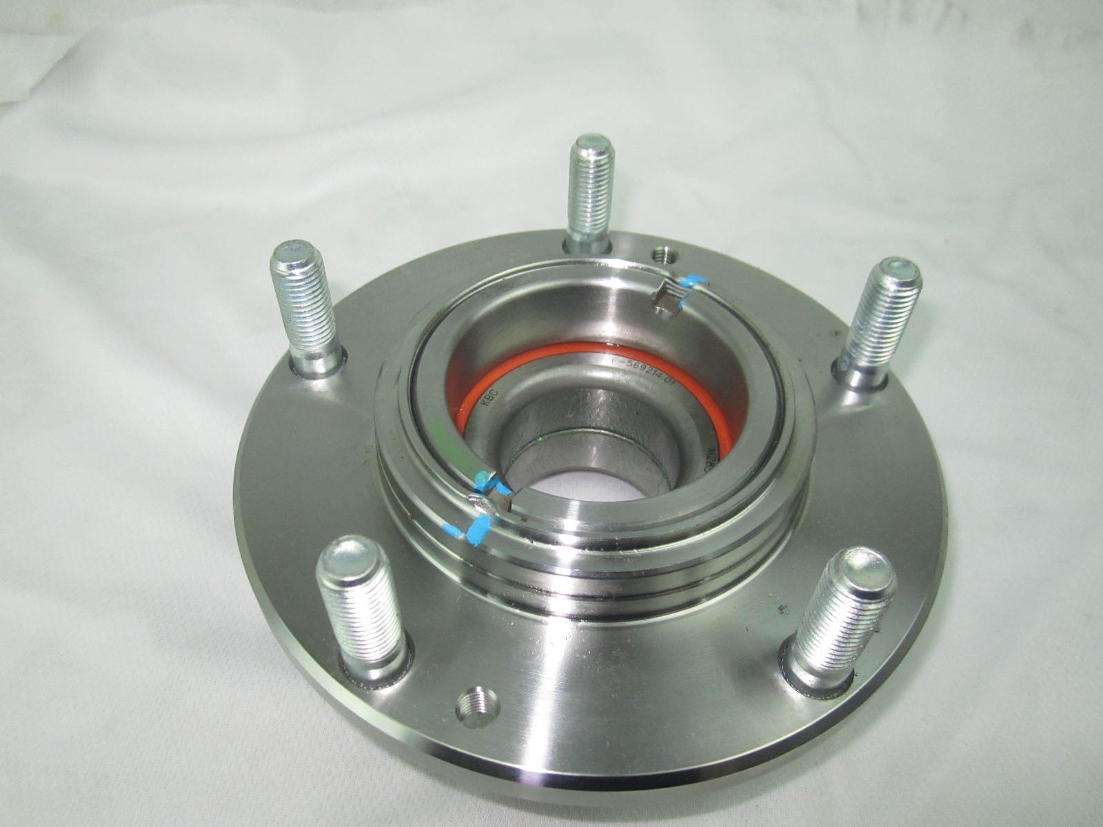 Amazon Com Kia 50300 3e201 Axle Bearing And Hub Assembly Automotive