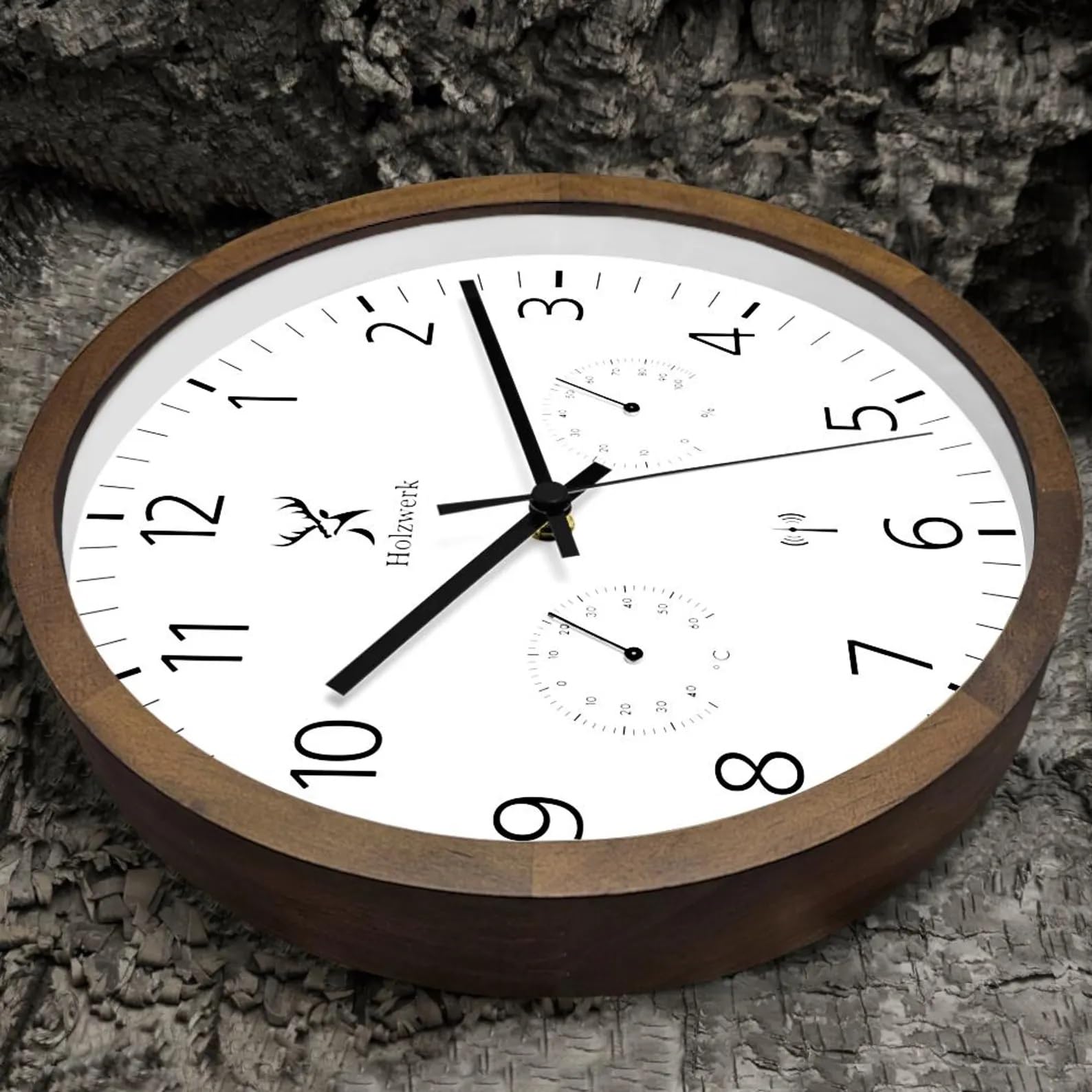Holzwerk WEGBERG - Orologio da parete radiocomandato con indicatore di temperatura e igrometro Umidità, termometro, orologio in legno, movimento silenzioso, senza ticchettio, marrone, bianco, in legno