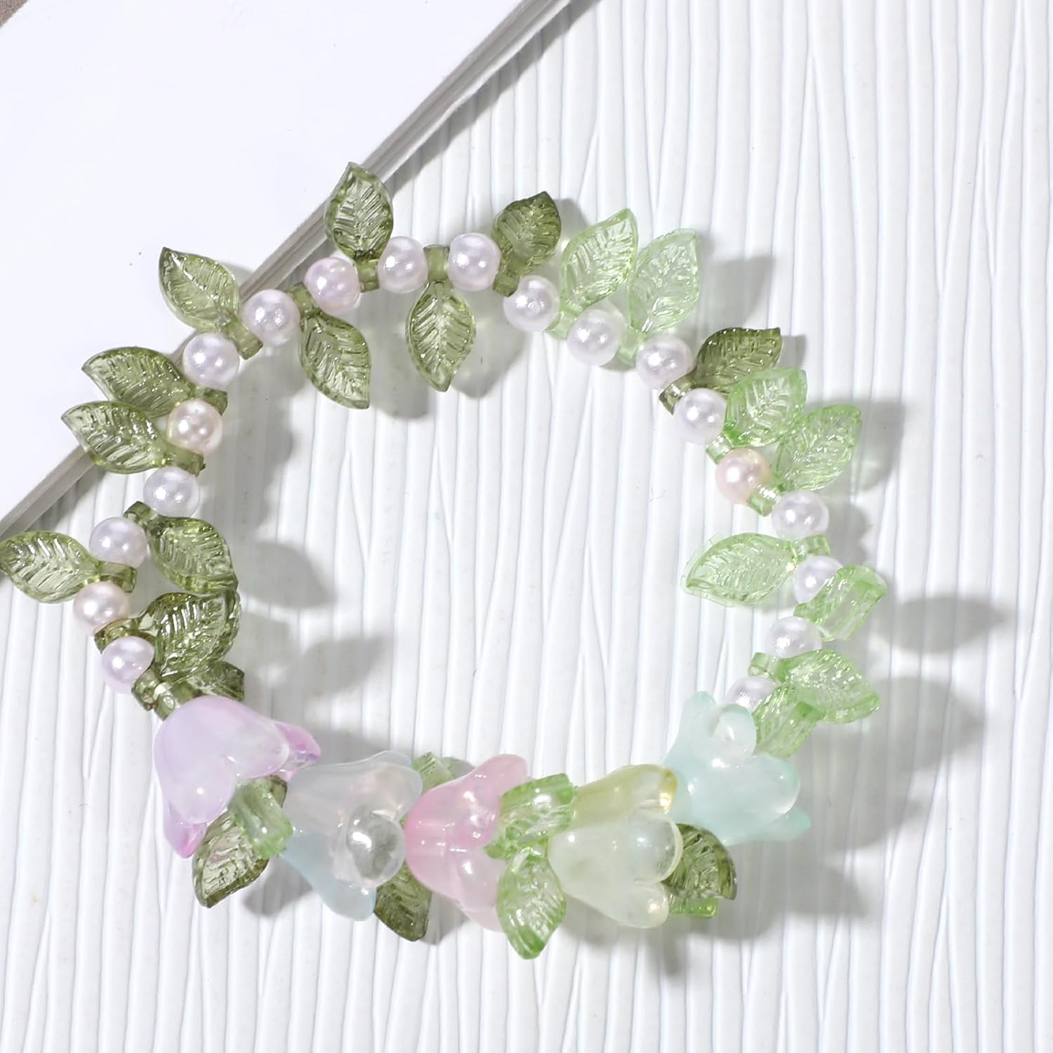 400 PCS Glass Leaf Beads Acrylic Green Beads Transparent Plant Leafs Bead Pendants Glass Leaves Pendants Tiny Green Leafs Bead Caps for DIY Crafts Jewelry Bracelet Making - Image 6