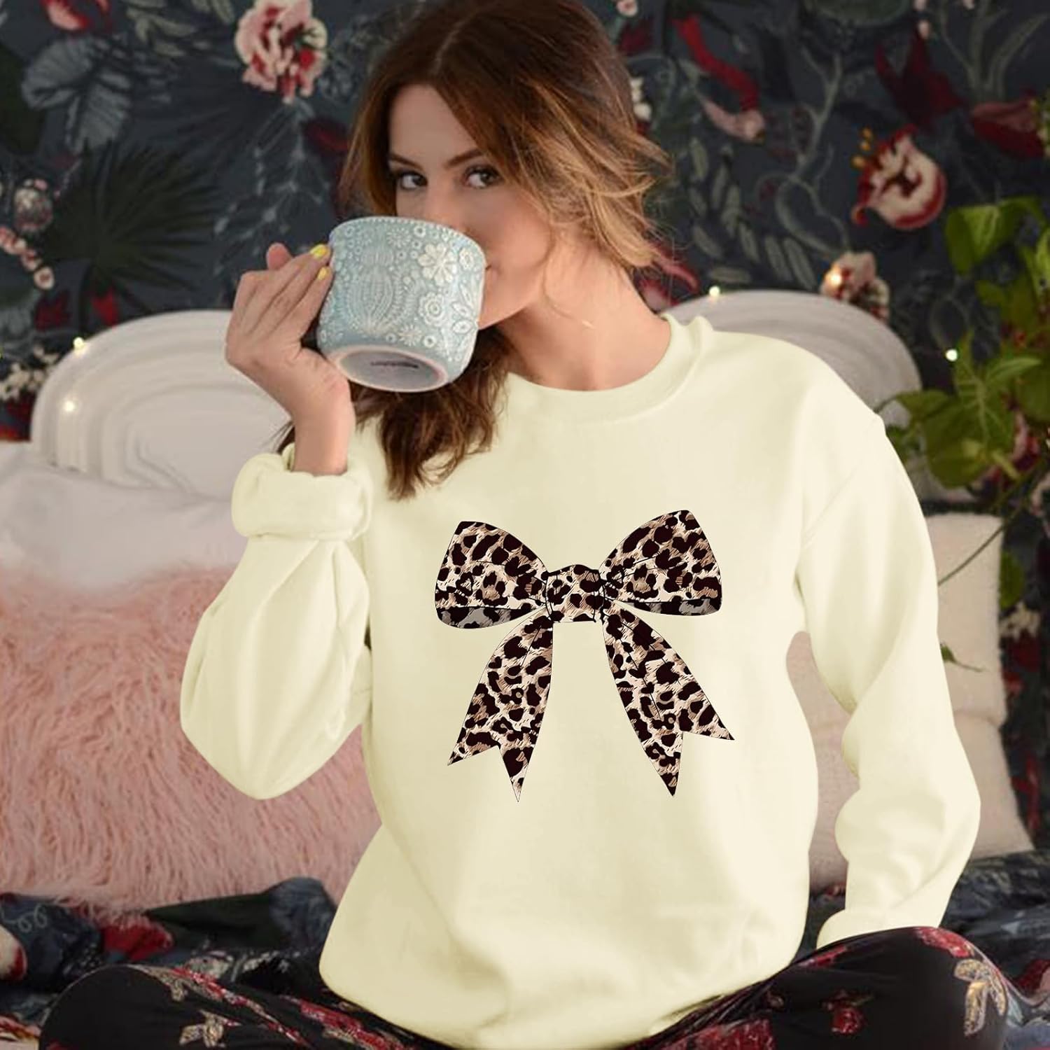 Bow Sweatshirt for Women Leopard Print Cute Sweatshirts Graphic Preppy Pullover Trendy Casual Crewneck Clothes - Image 3