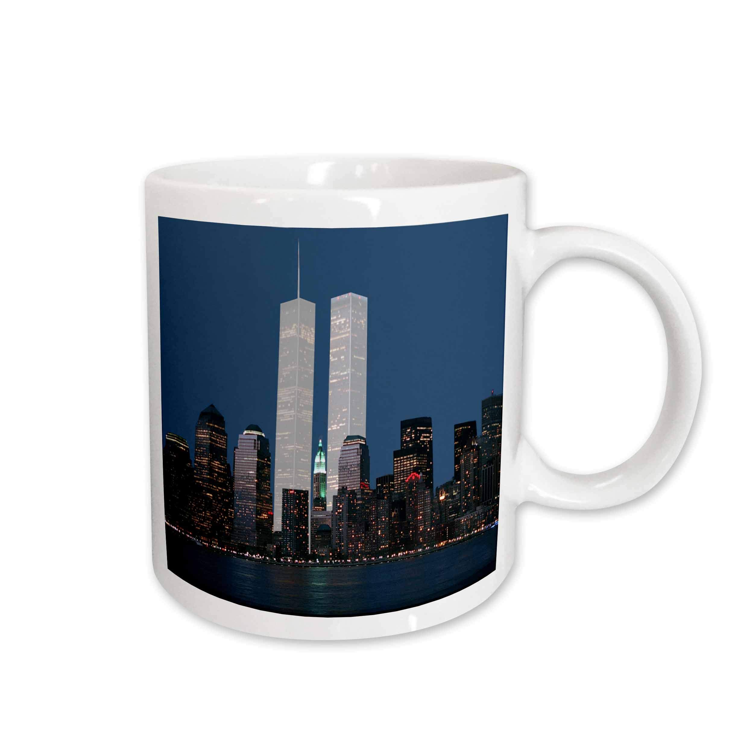 3dRose Visual Edges Architectural - New York City evening skyline featuring the Twin Towers - 11oz Mug (mug_154708_1)